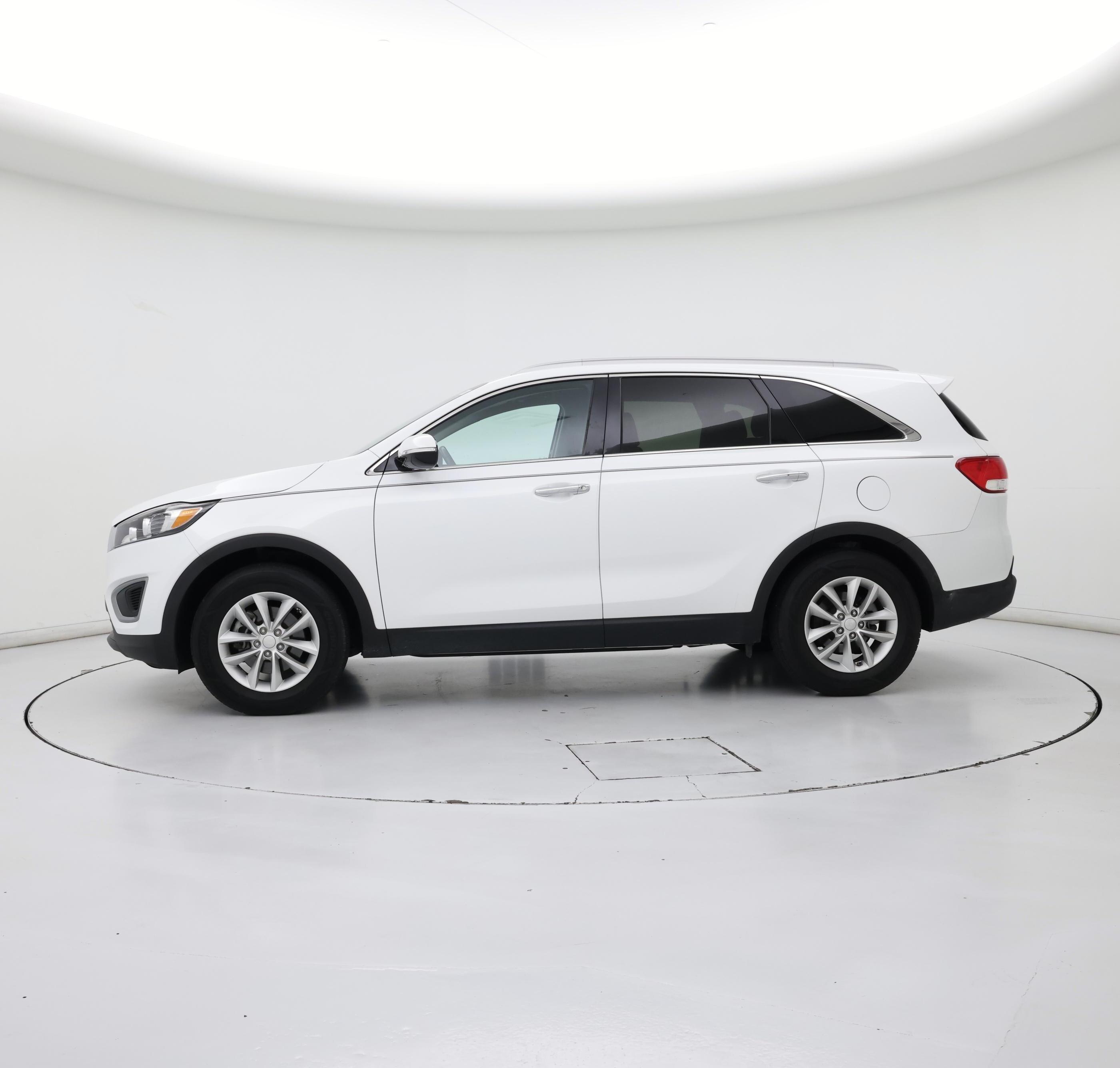 Thumbnail: 2017 Kia Sorento - 3