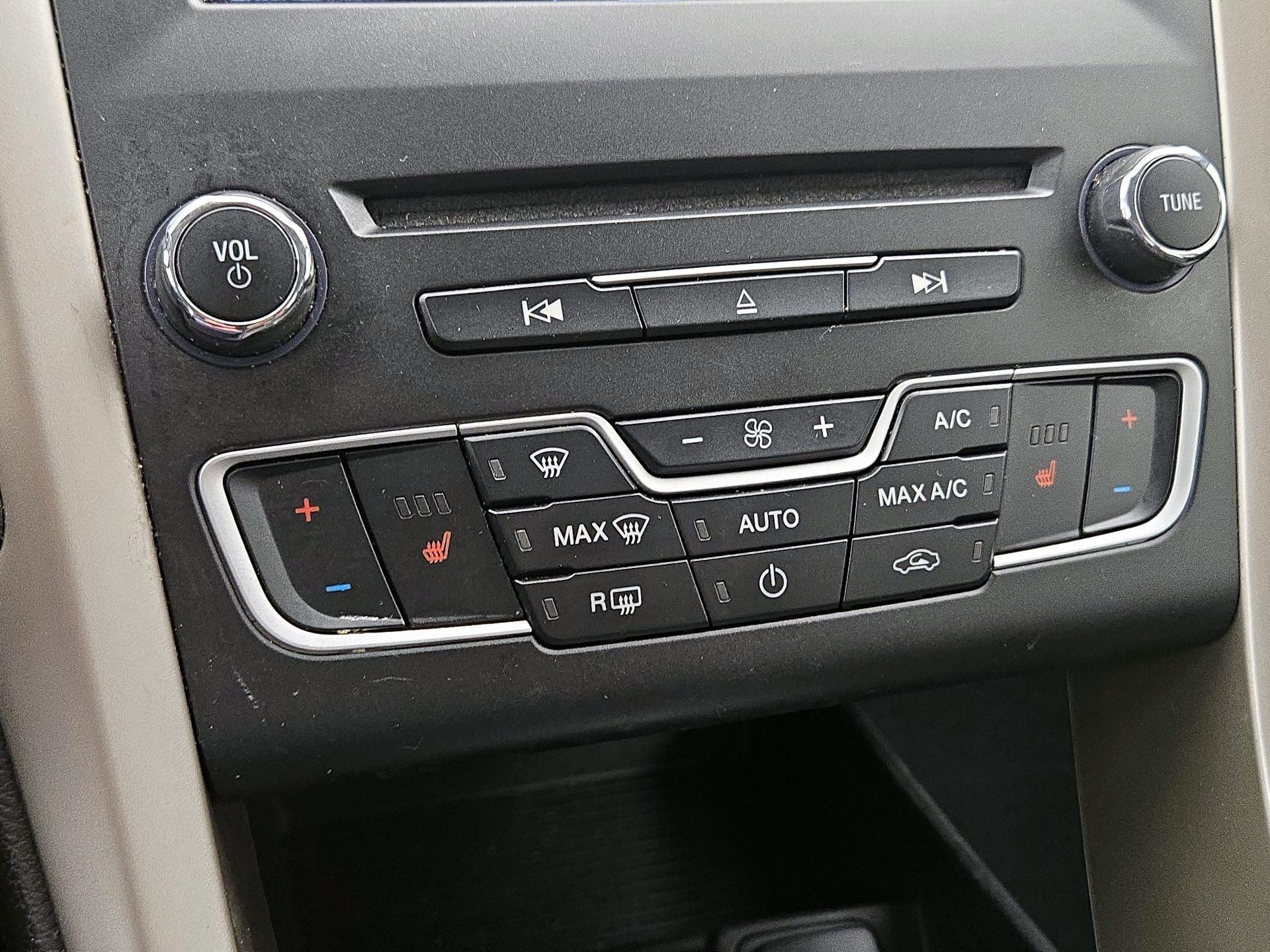 Thumbnail: 2016 Ford Fusion - 17