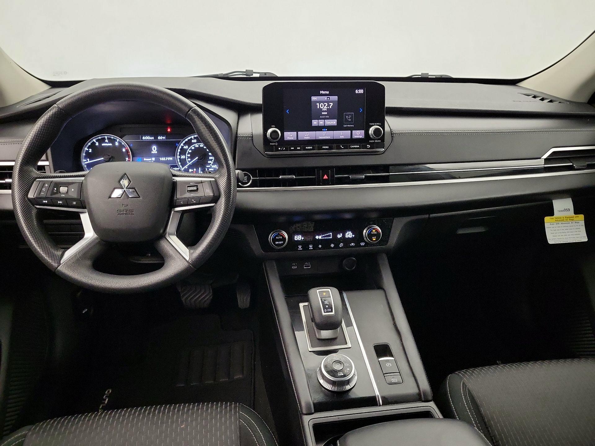 Thumbnail: 2022 Mitsubishi Outlander - 9
