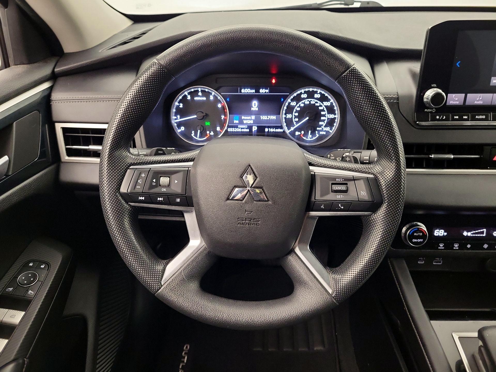 Thumbnail: 2022 Mitsubishi Outlander - 10