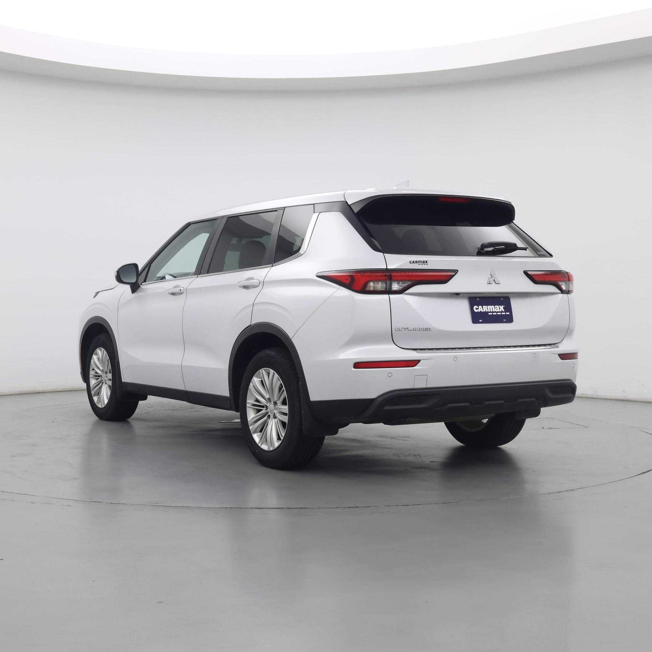 Thumbnail: 2022 Mitsubishi Outlander - 2