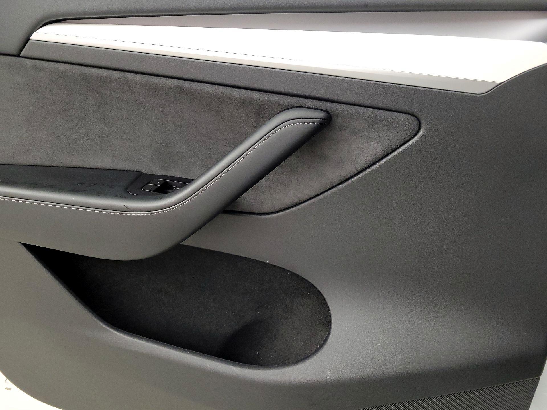 Thumbnail: 2023 Tesla Model Y - 12