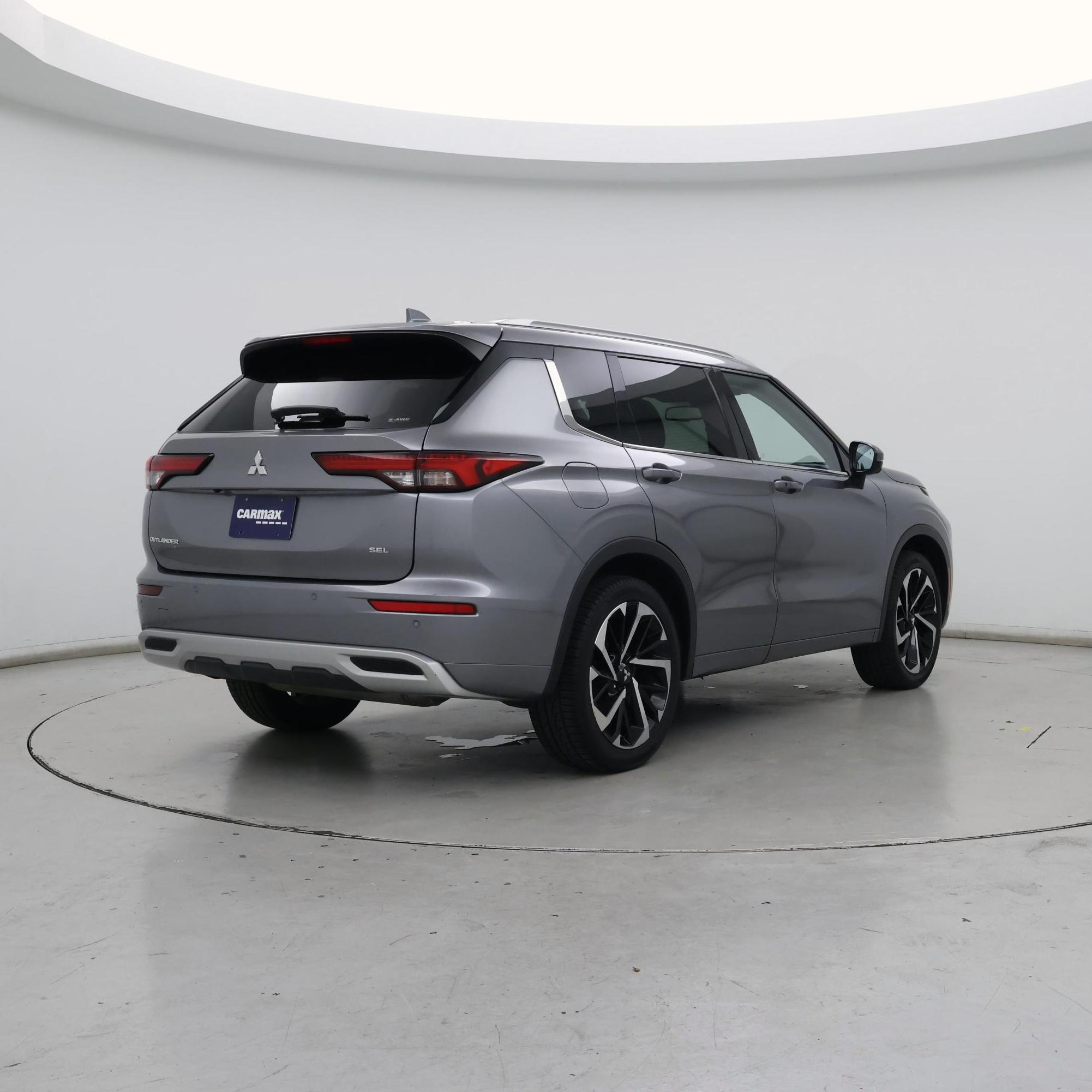 Thumbnail: 2022 Mitsubishi Outlander - 8