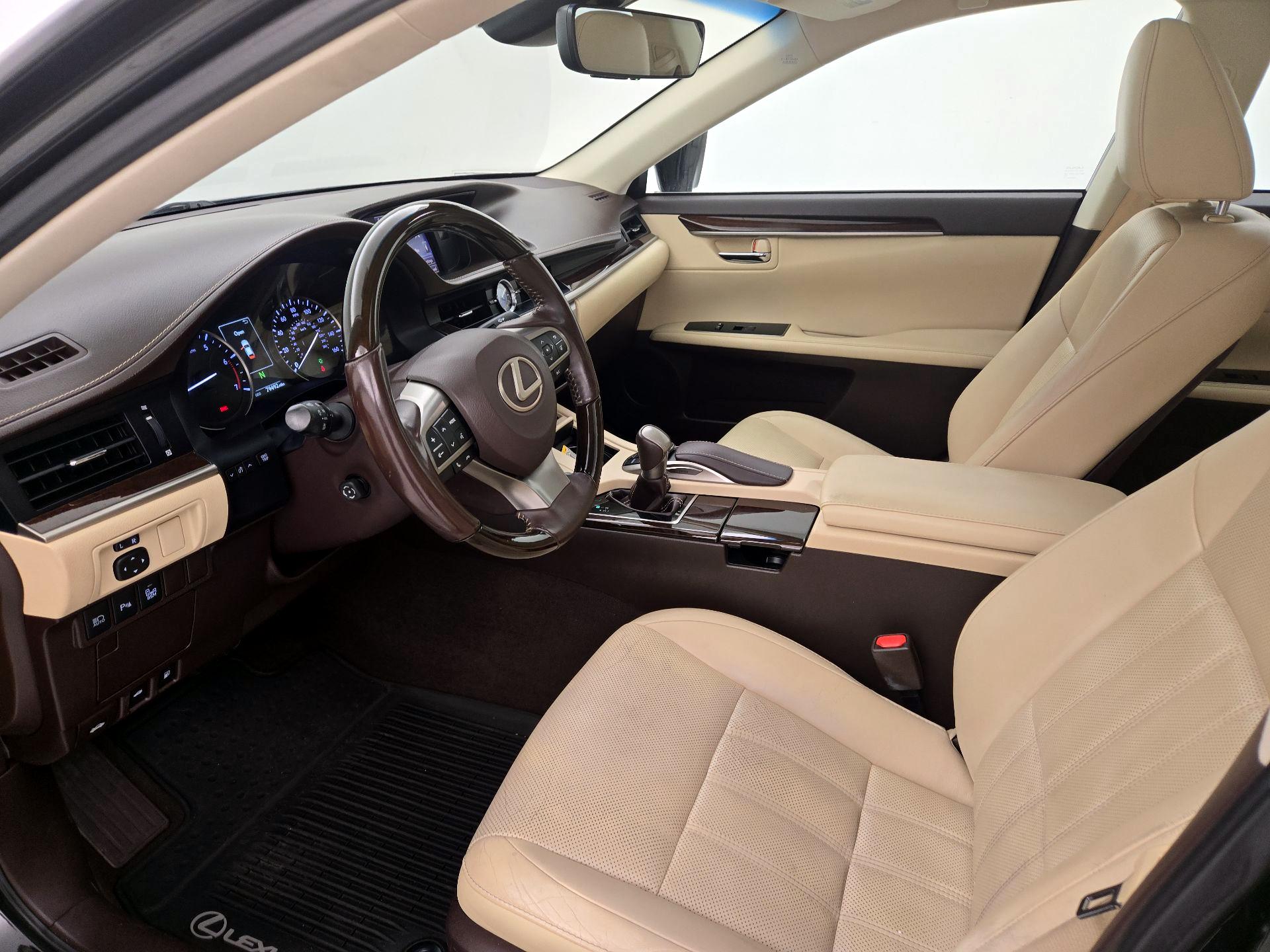 Thumbnail: 2016 Lexus ES - 11