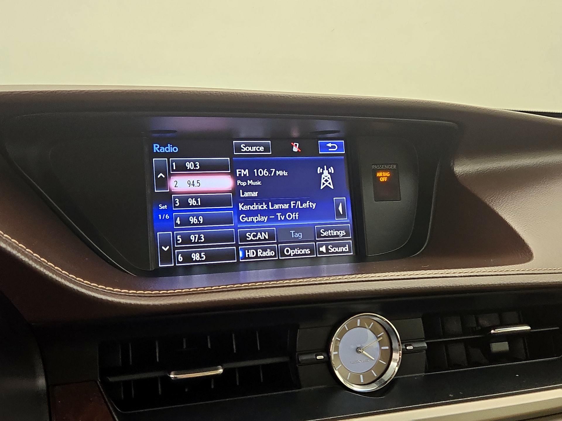 Thumbnail: 2016 Lexus ES - 16