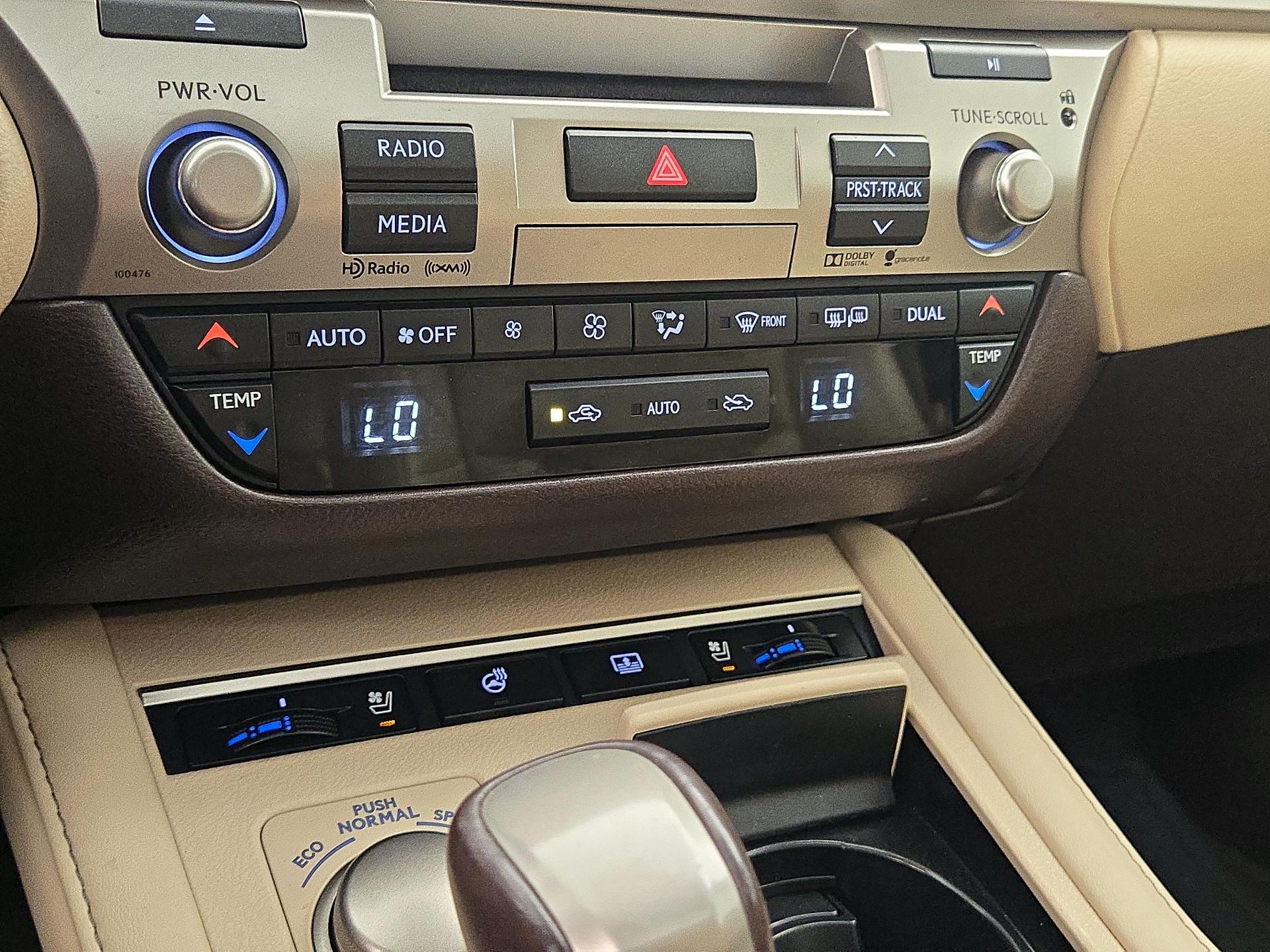 Thumbnail: 2016 Lexus ES - 17