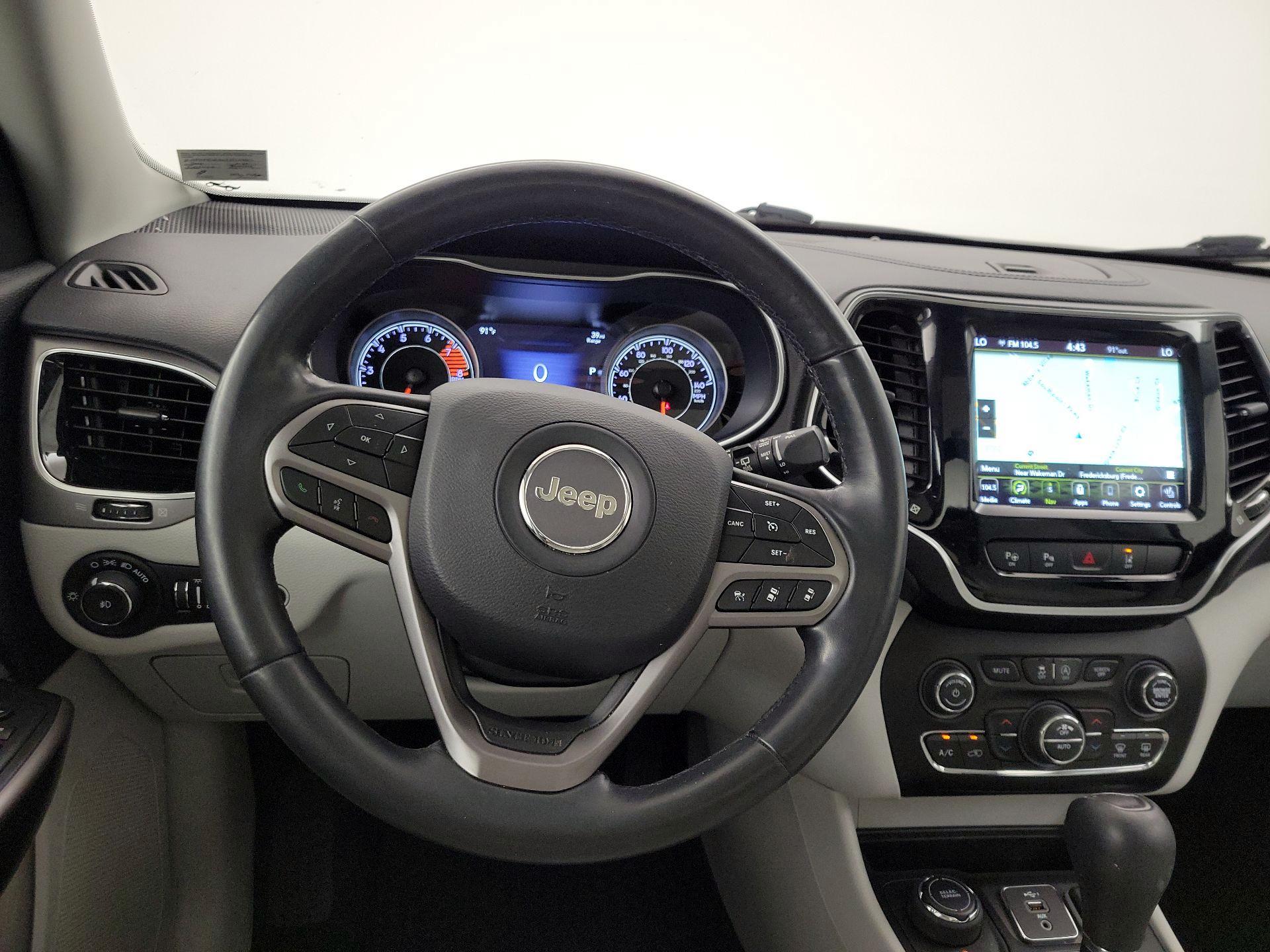Thumbnail: 2020 Jeep Cherokee - 10