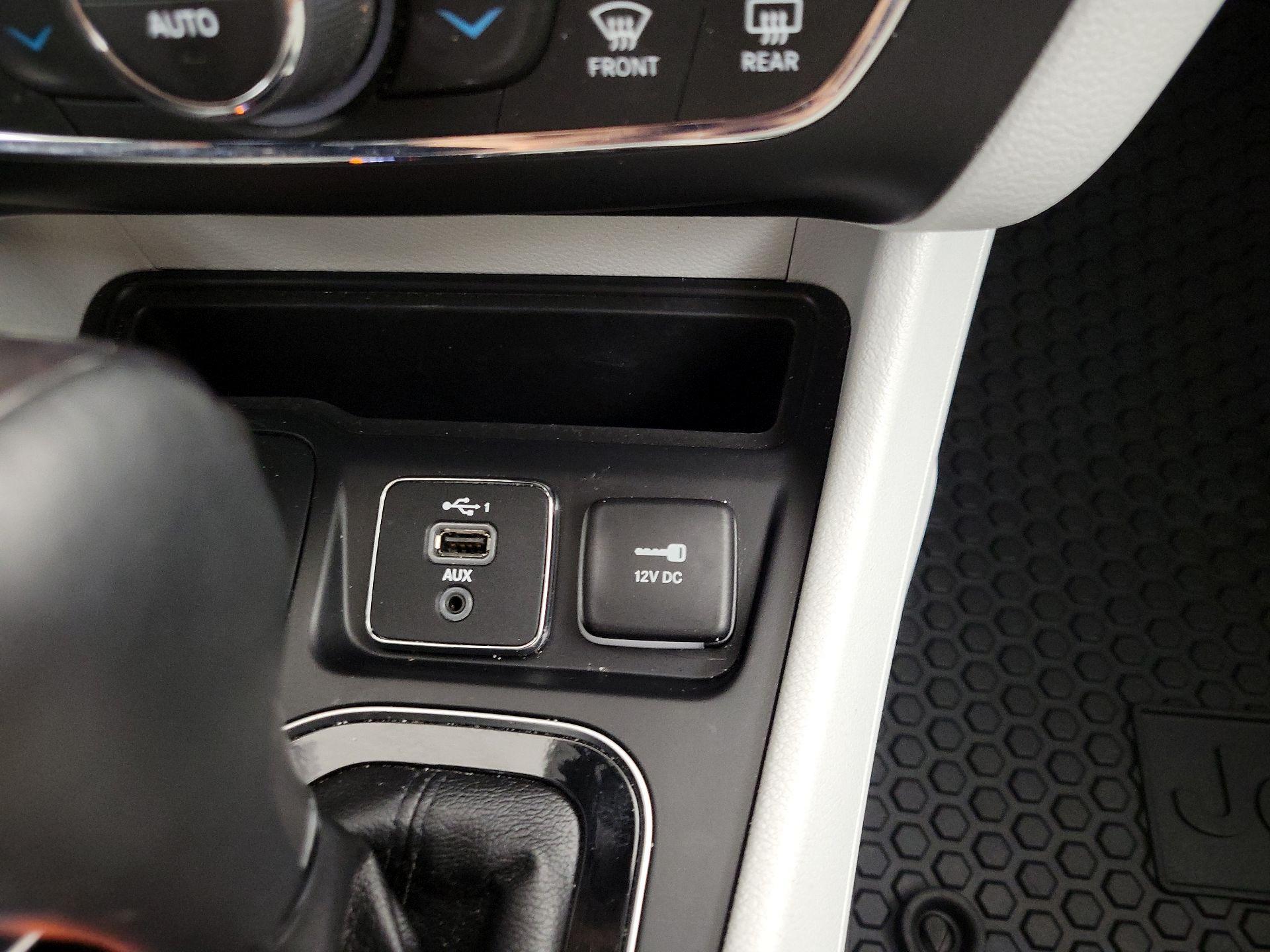 Thumbnail: 2020 Jeep Cherokee - 19