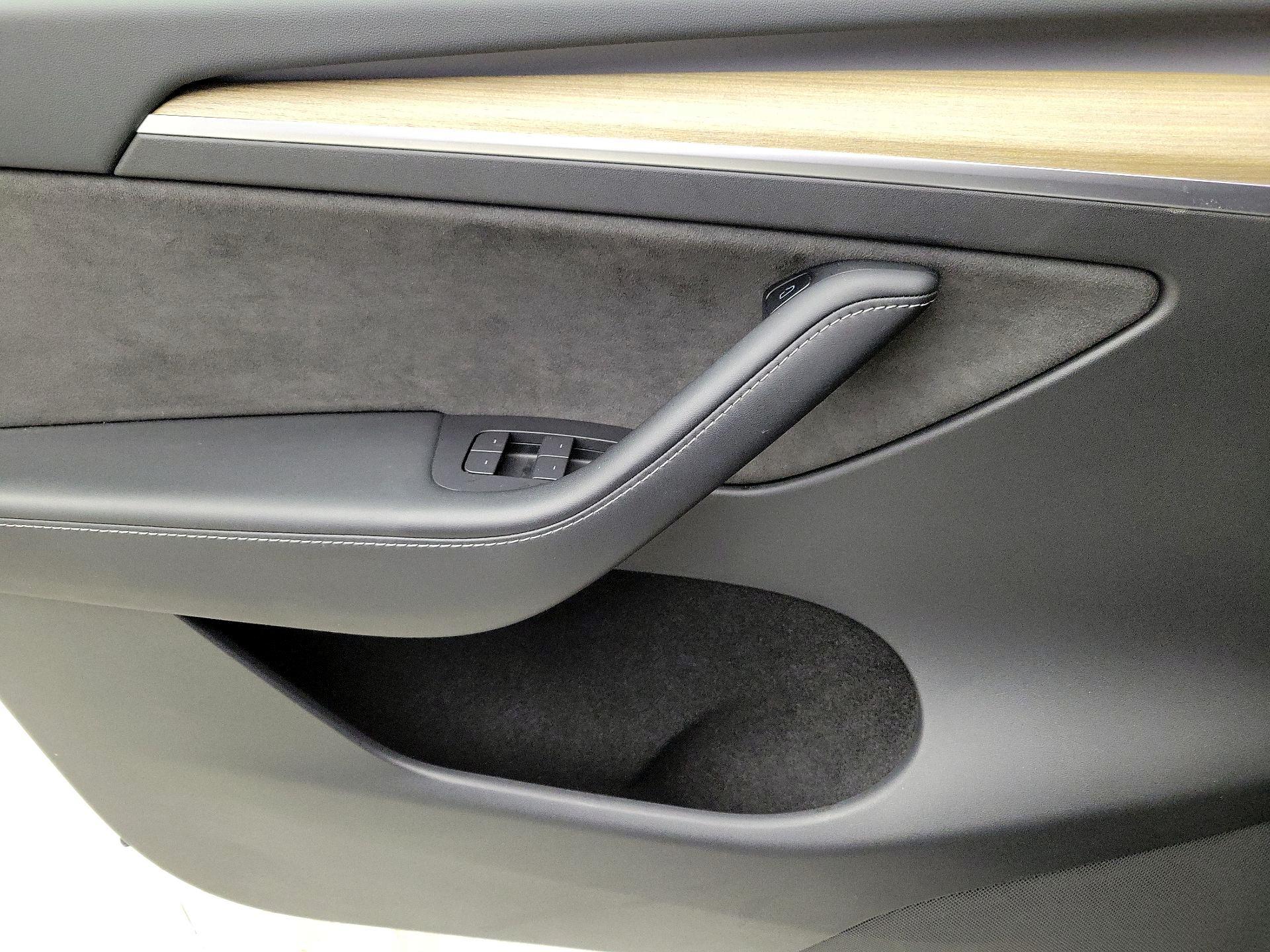 Thumbnail: 2022 Tesla Model Y - 12