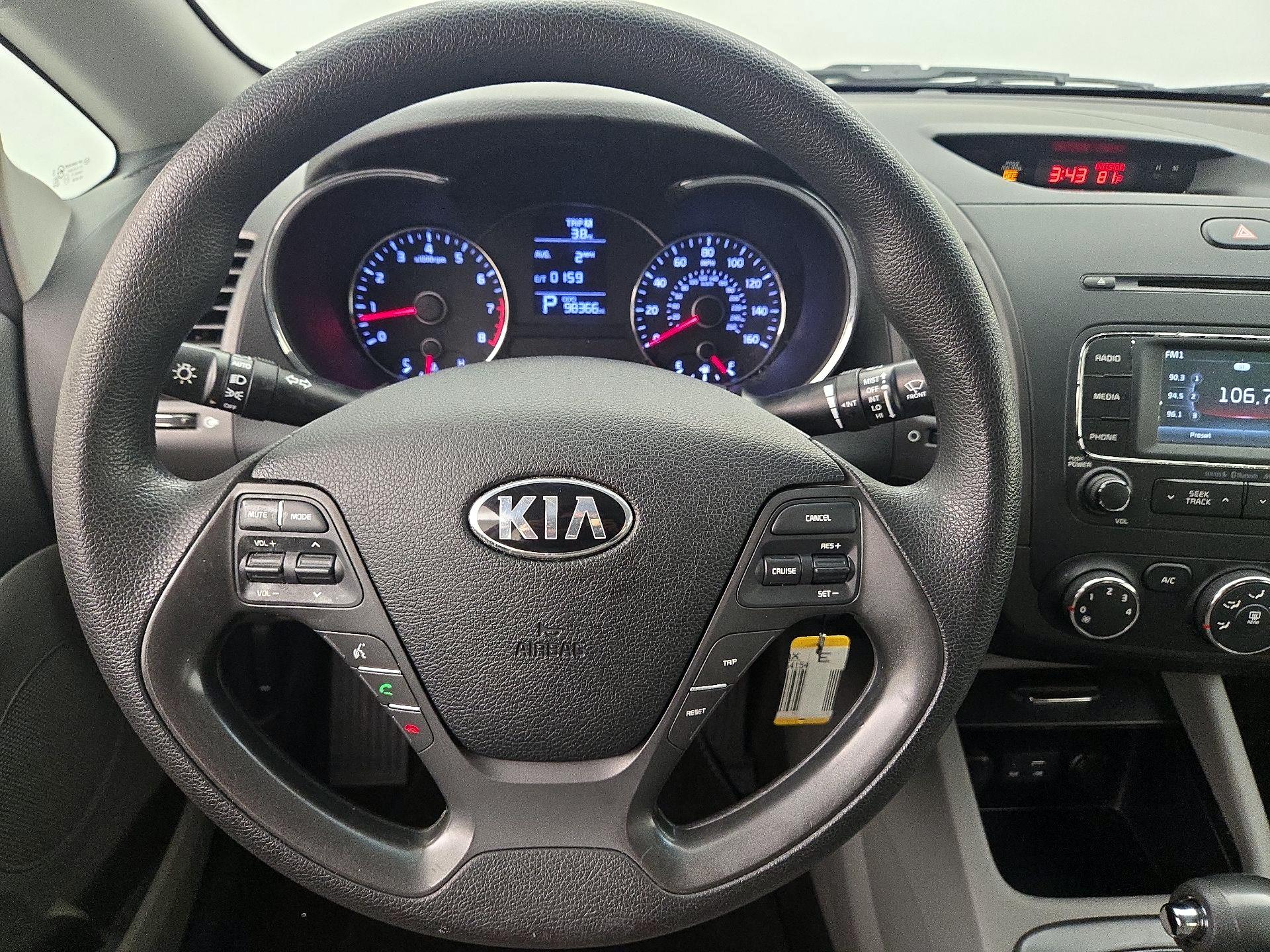 Thumbnail: 2016 Kia Forte - 10