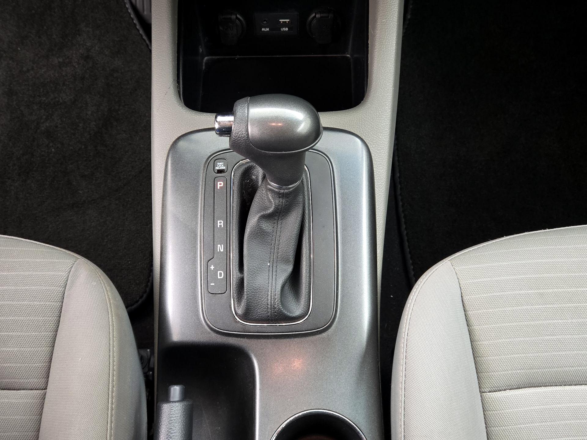 Thumbnail: 2016 Kia Forte - 16