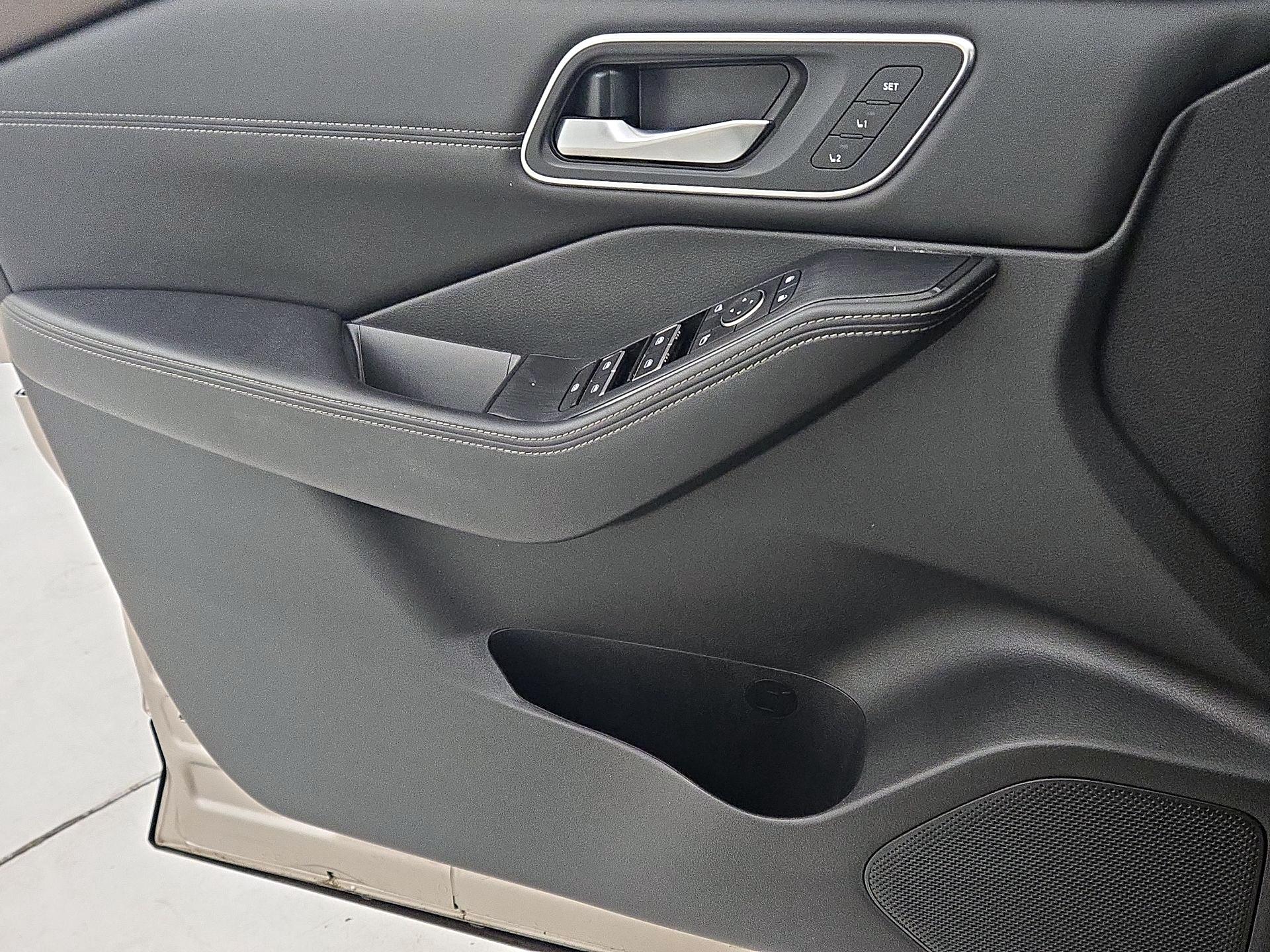 Thumbnail: 2021 Nissan Rogue - 12