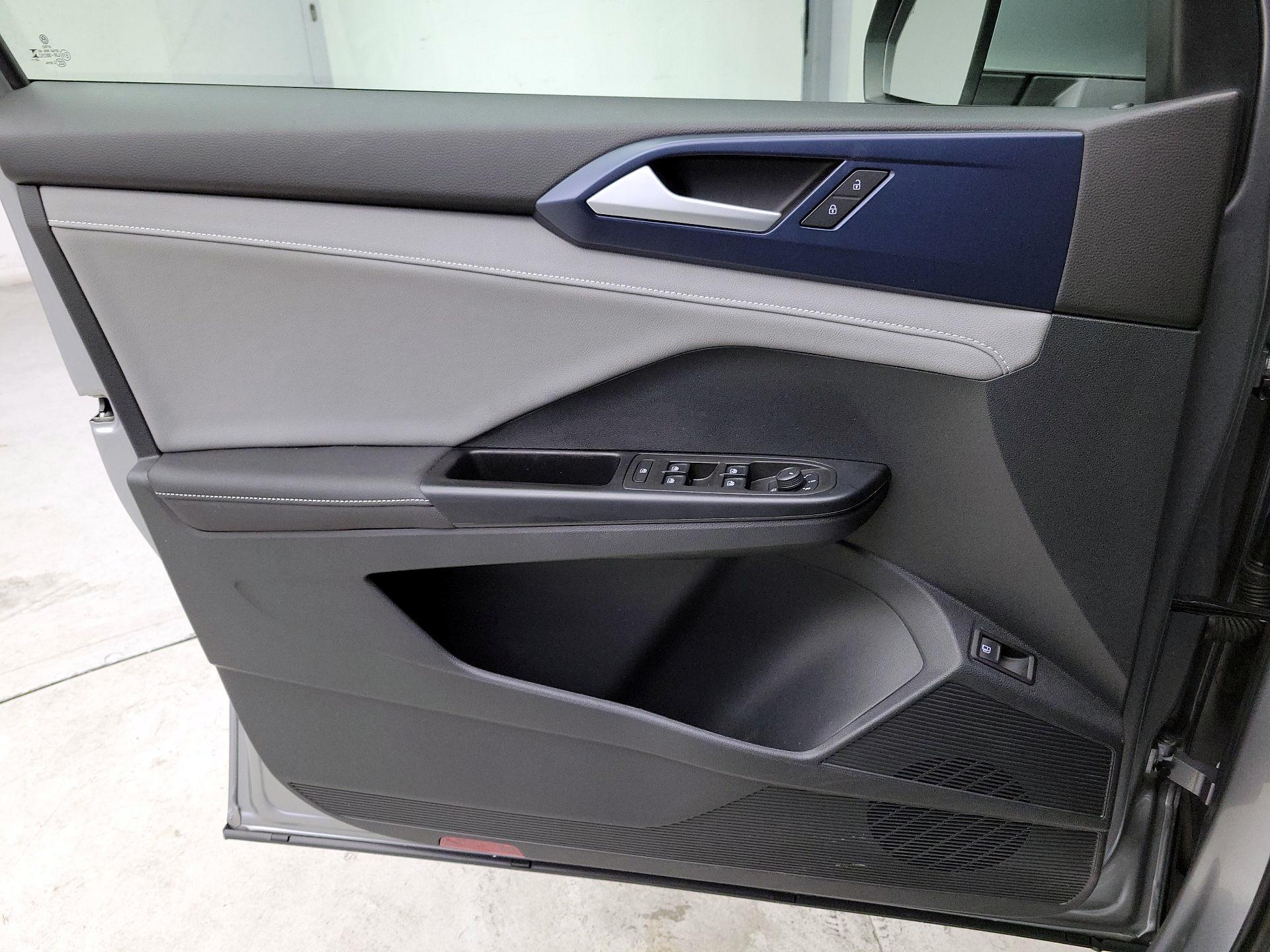 Thumbnail: 2024 Volkswagen Taos - 12