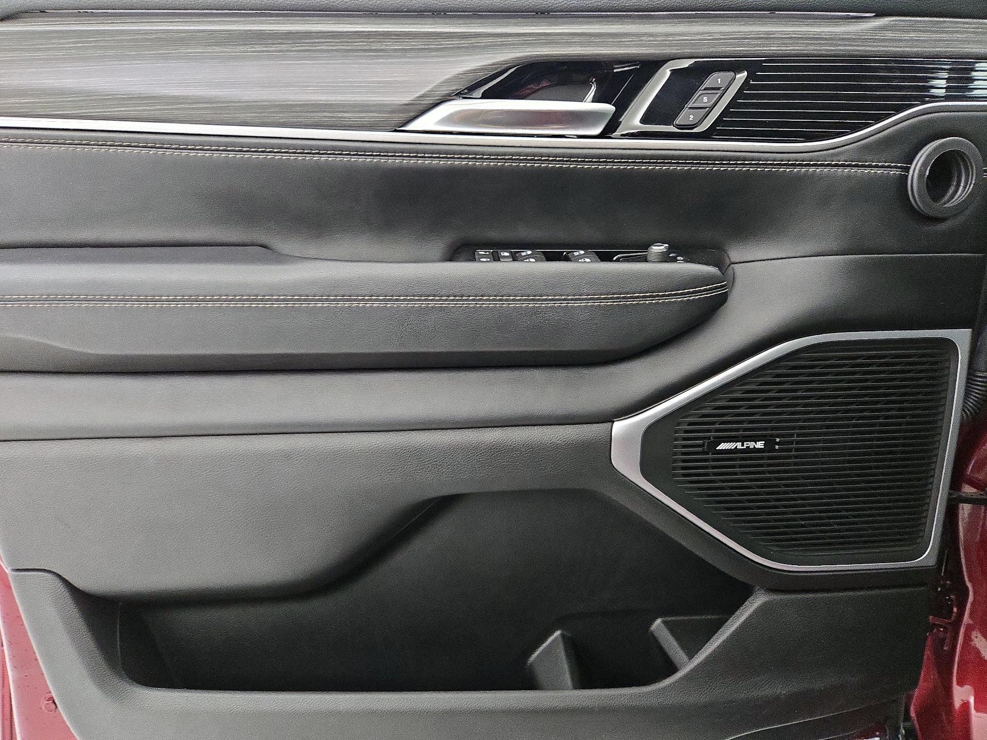 Thumbnail: 2023 Jeep Wagoneer - 12