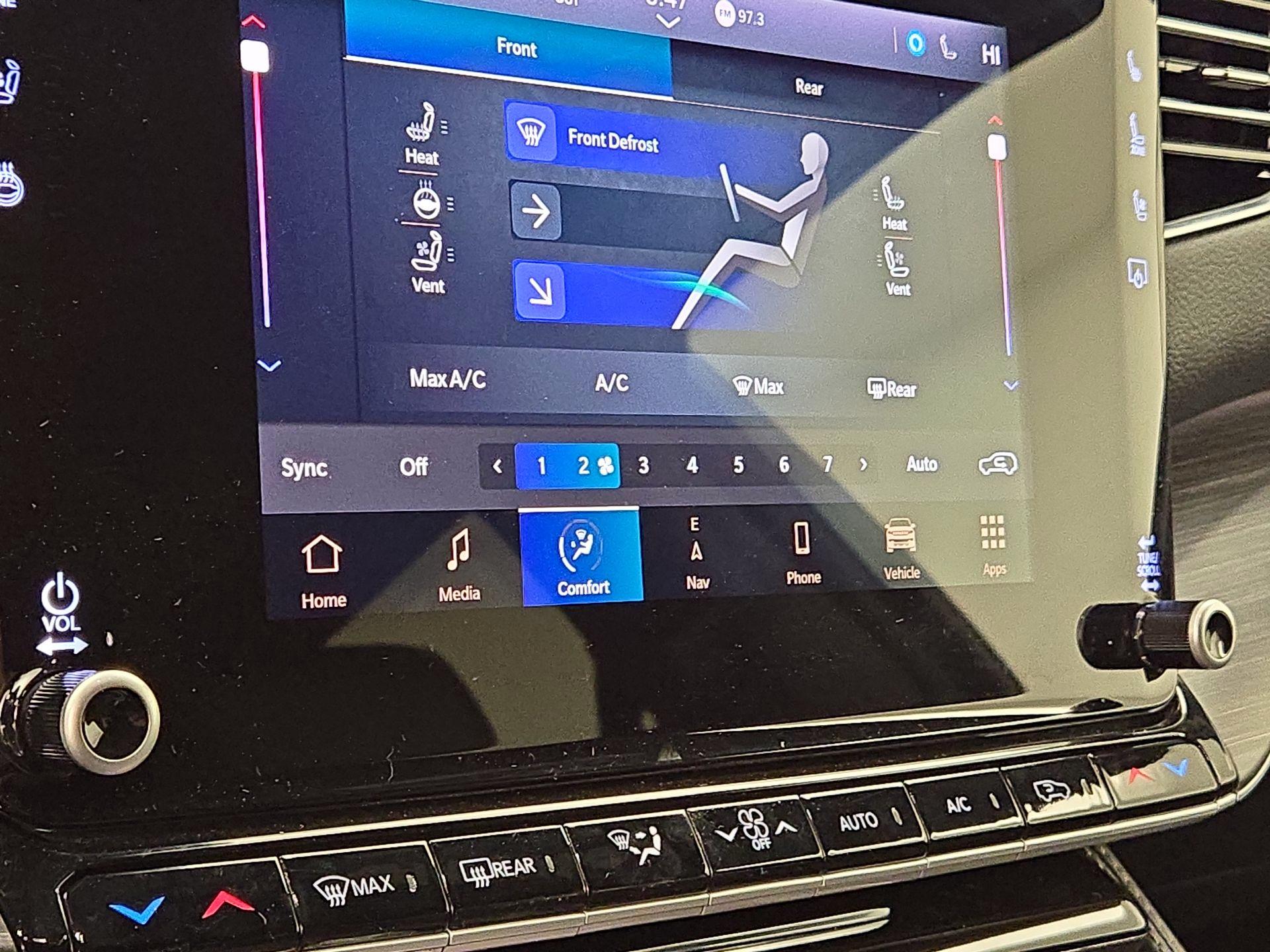 Thumbnail: 2023 Jeep Wagoneer - 17