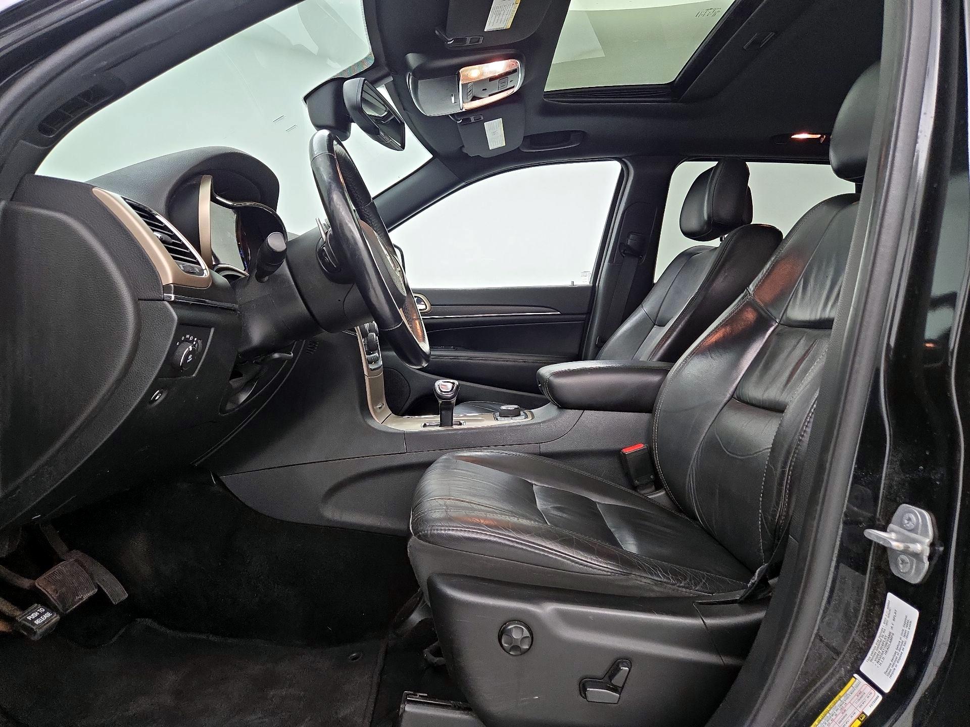 Thumbnail: 2015 Jeep Grand Cherokee - 11