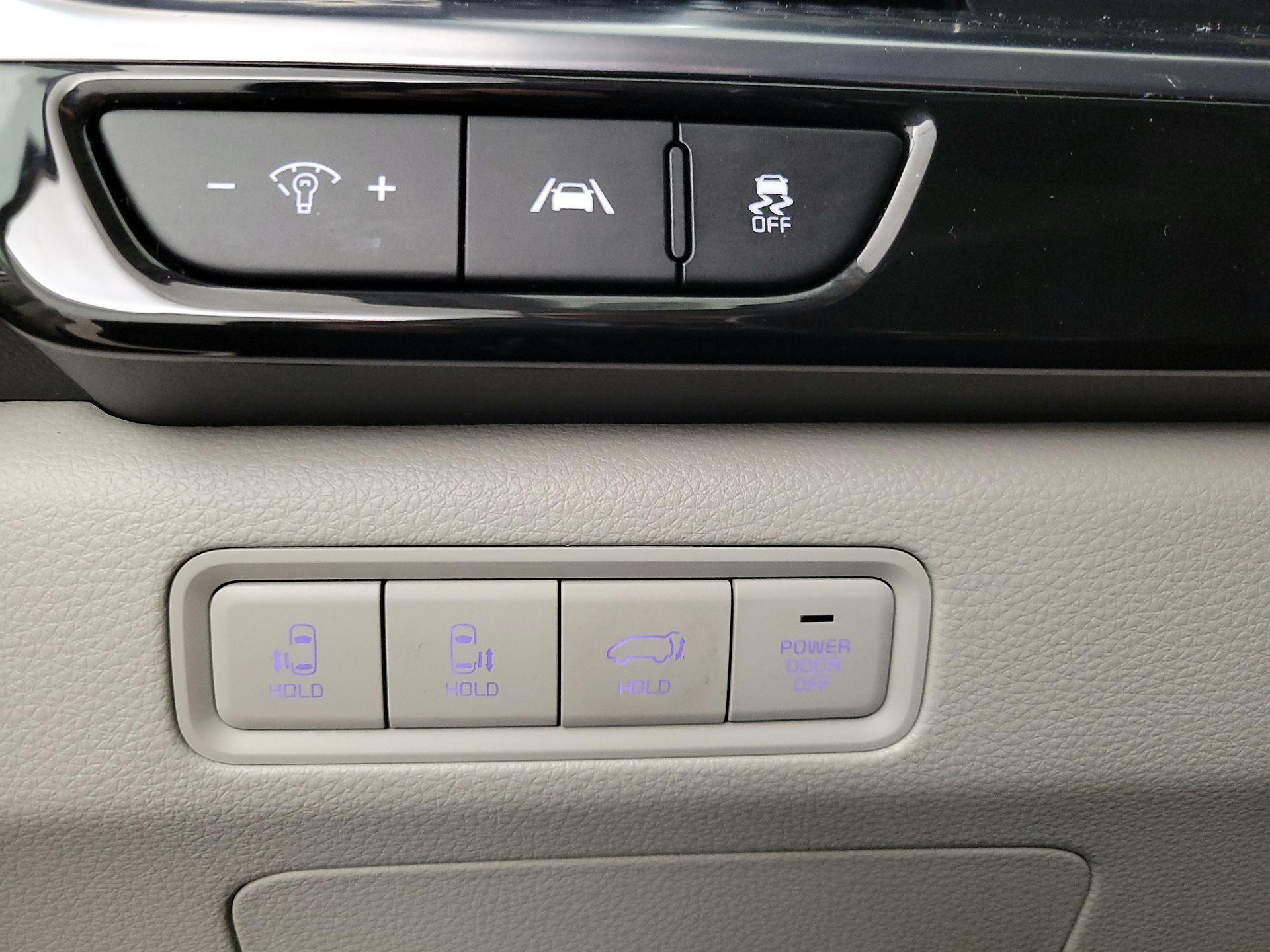 Thumbnail: 2024 Kia Carnival - 13