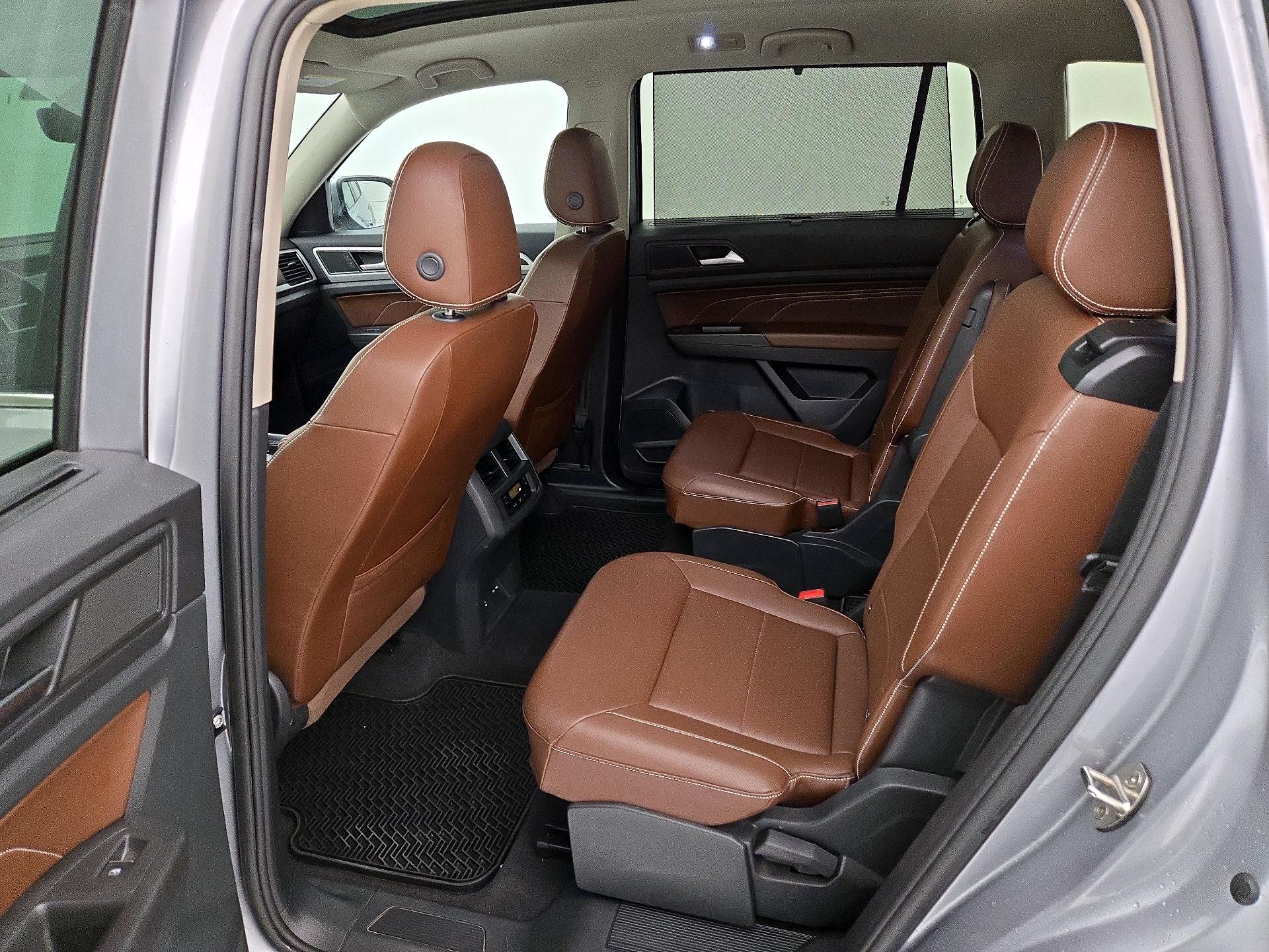 Thumbnail: 2022 Volkswagen Atlas - 20