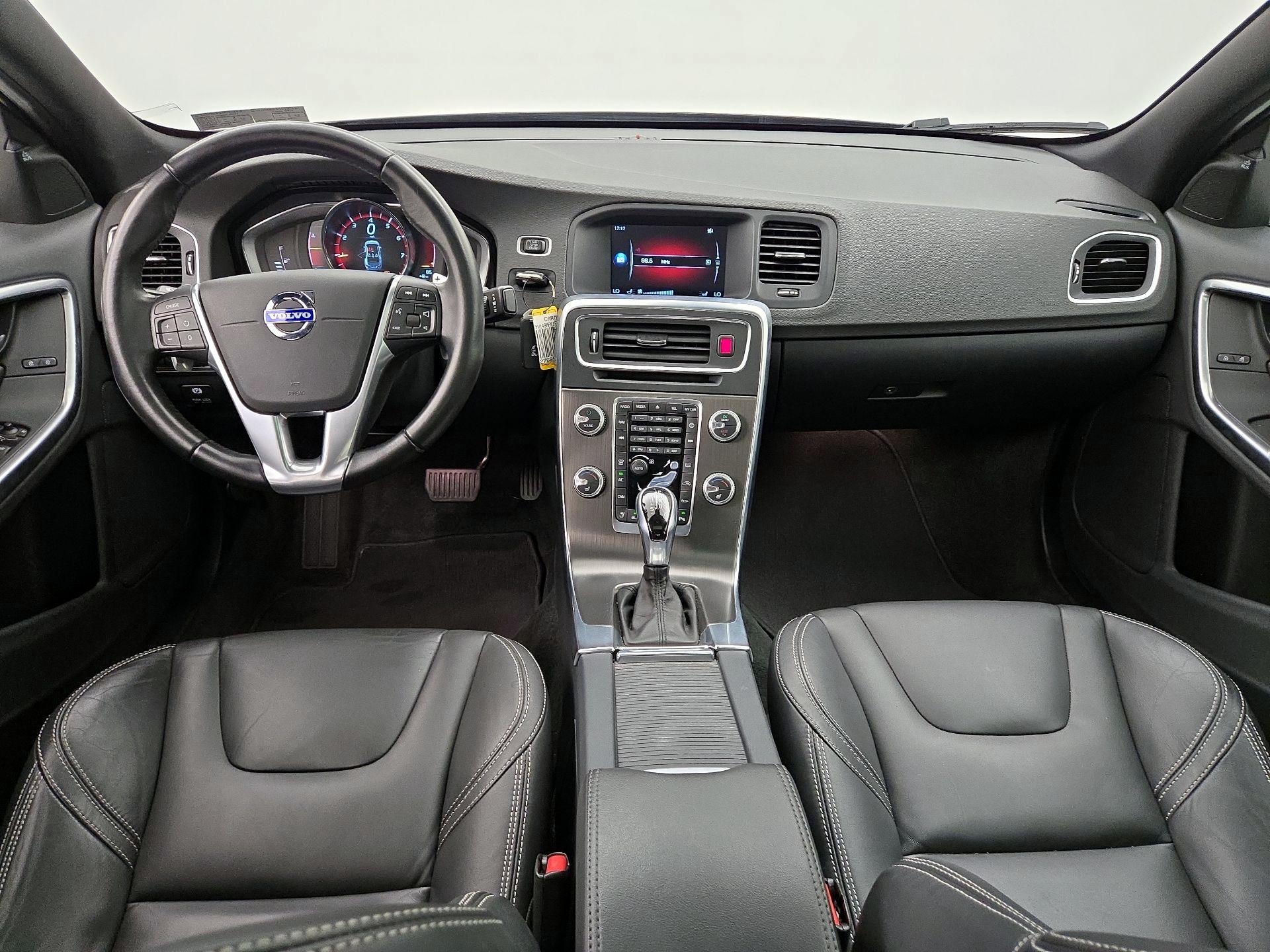 Thumbnail: 2015 Volvo S60 - 9
