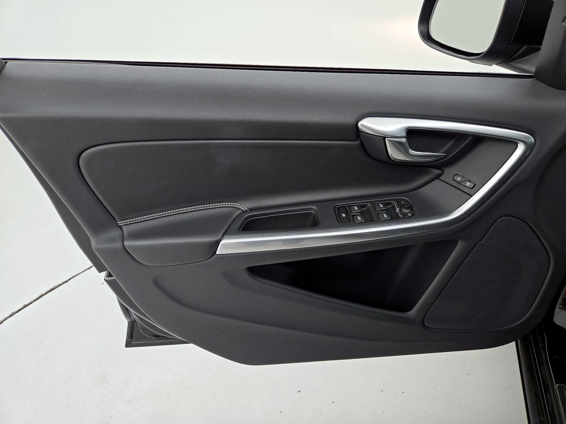 Thumbnail: 2015 Volvo S60 - 12