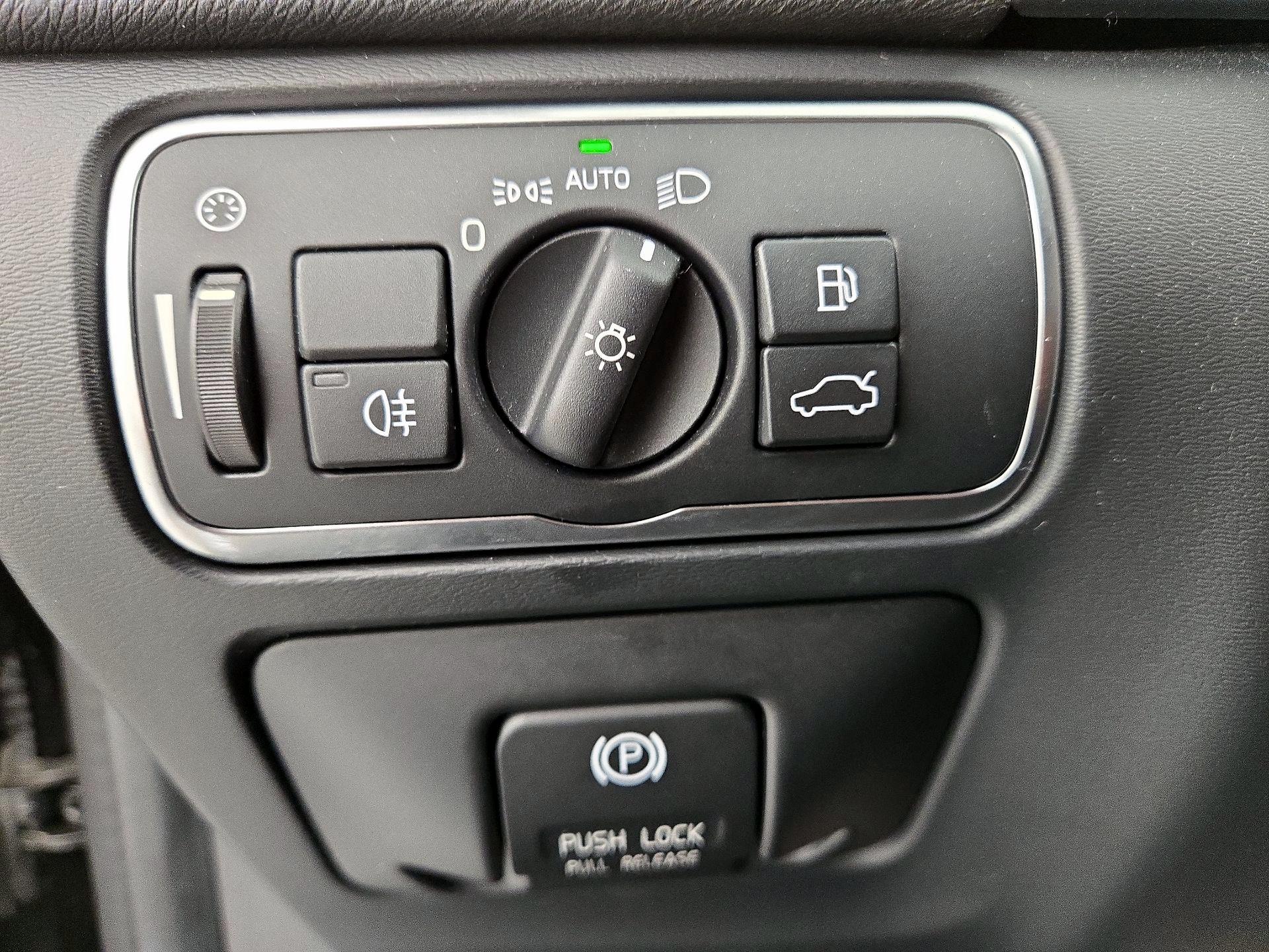 Thumbnail: 2015 Volvo S60 - 13