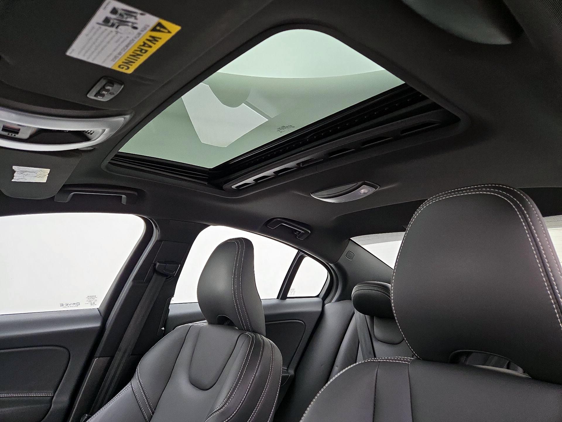 Thumbnail: 2015 Volvo S60 - 18