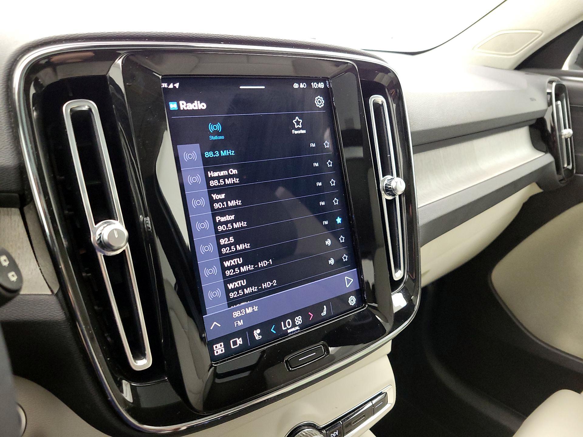 Thumbnail: 2023 Volvo XC40 - 15