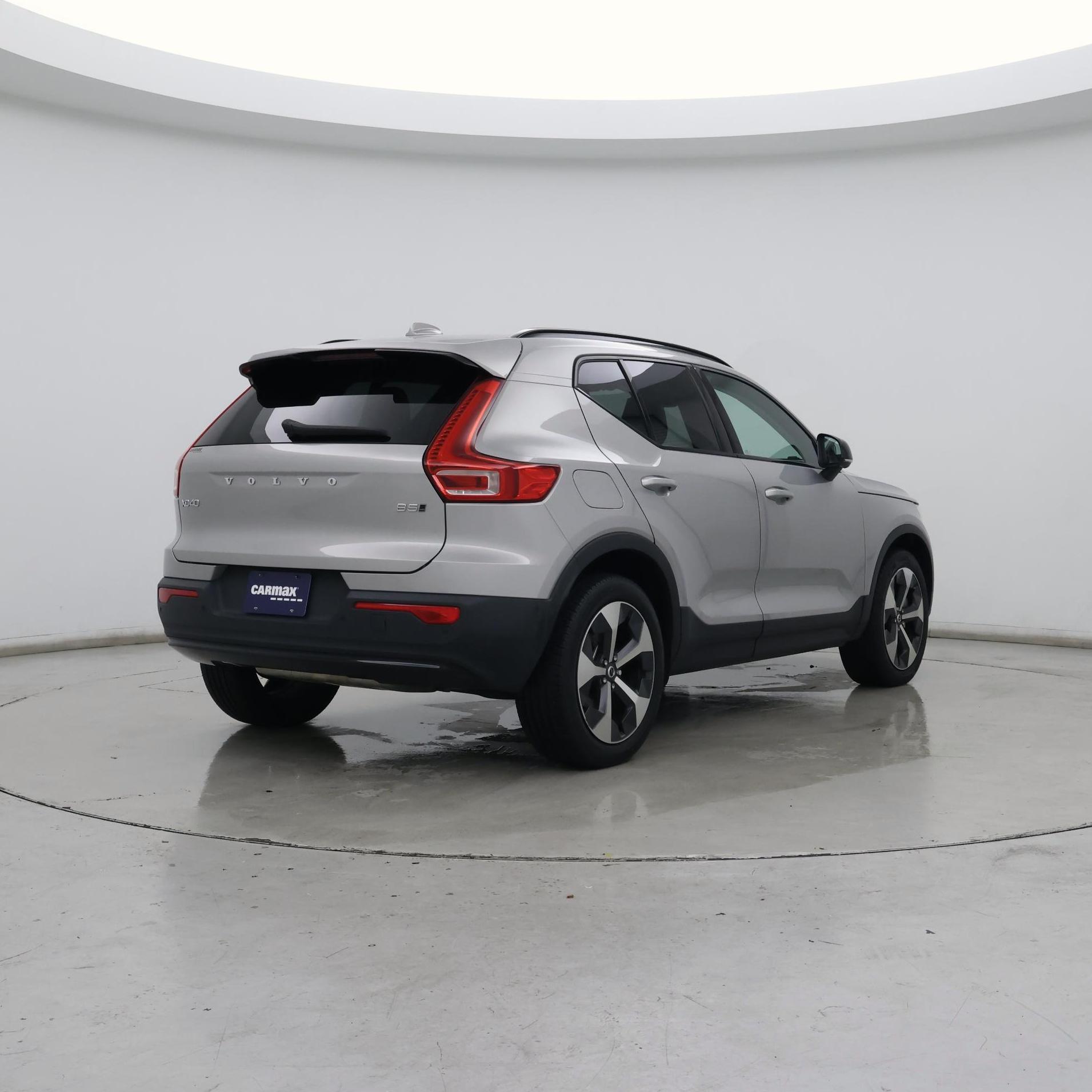 Thumbnail: 2023 Volvo XC40 - 8