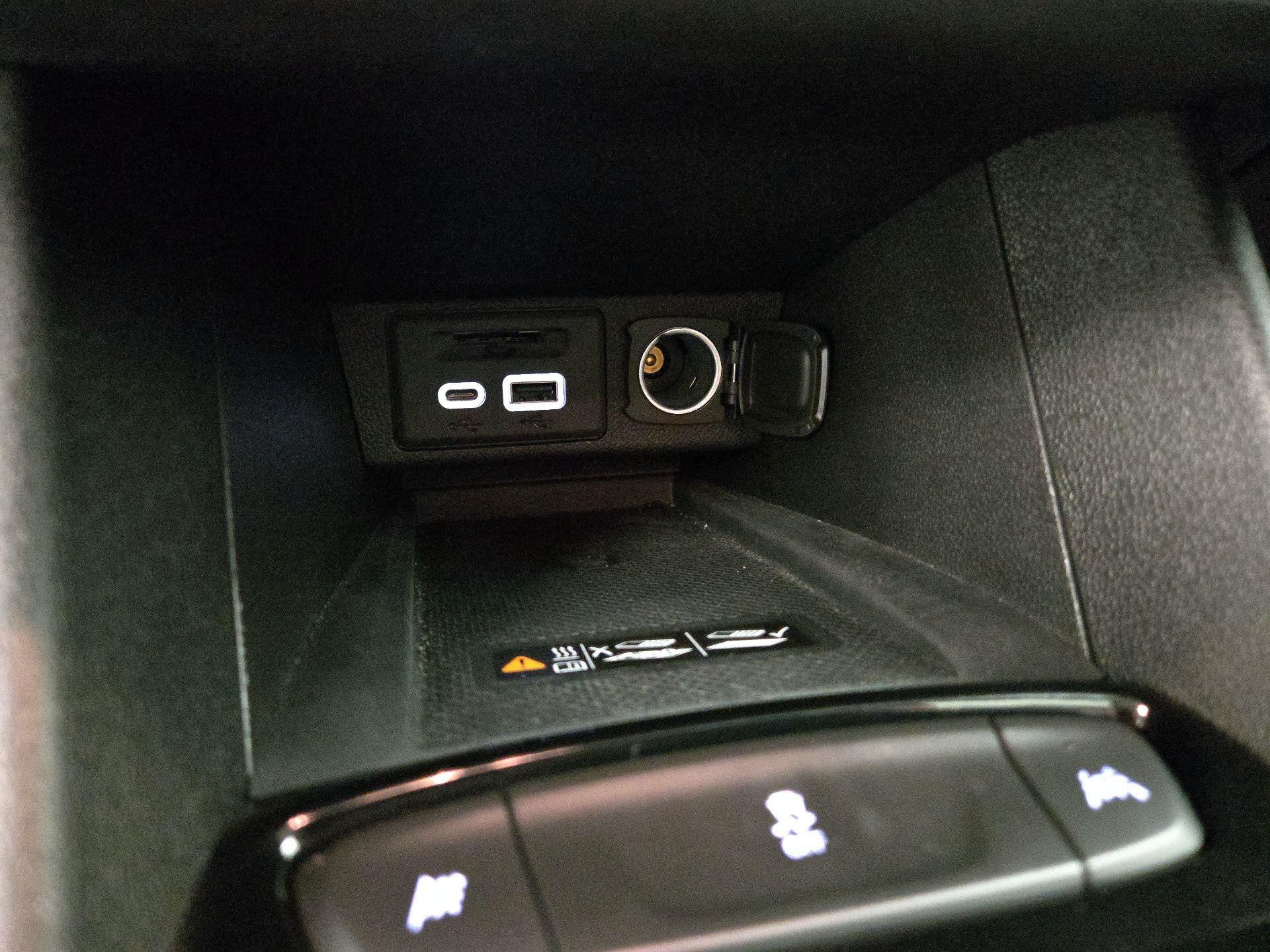 Thumbnail: 2023 Chevrolet Bolt EUV - 18