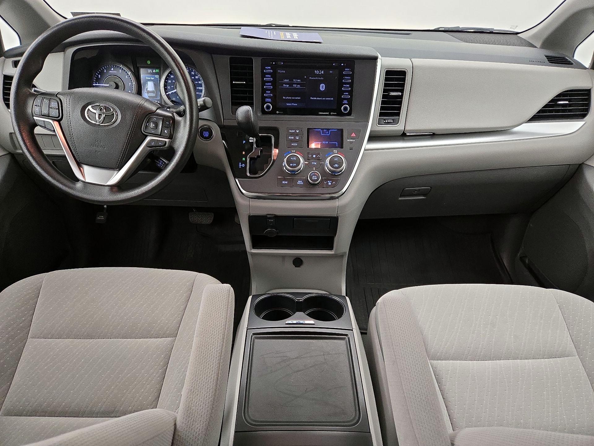 Thumbnail: 2019 Toyota Sienna - 9