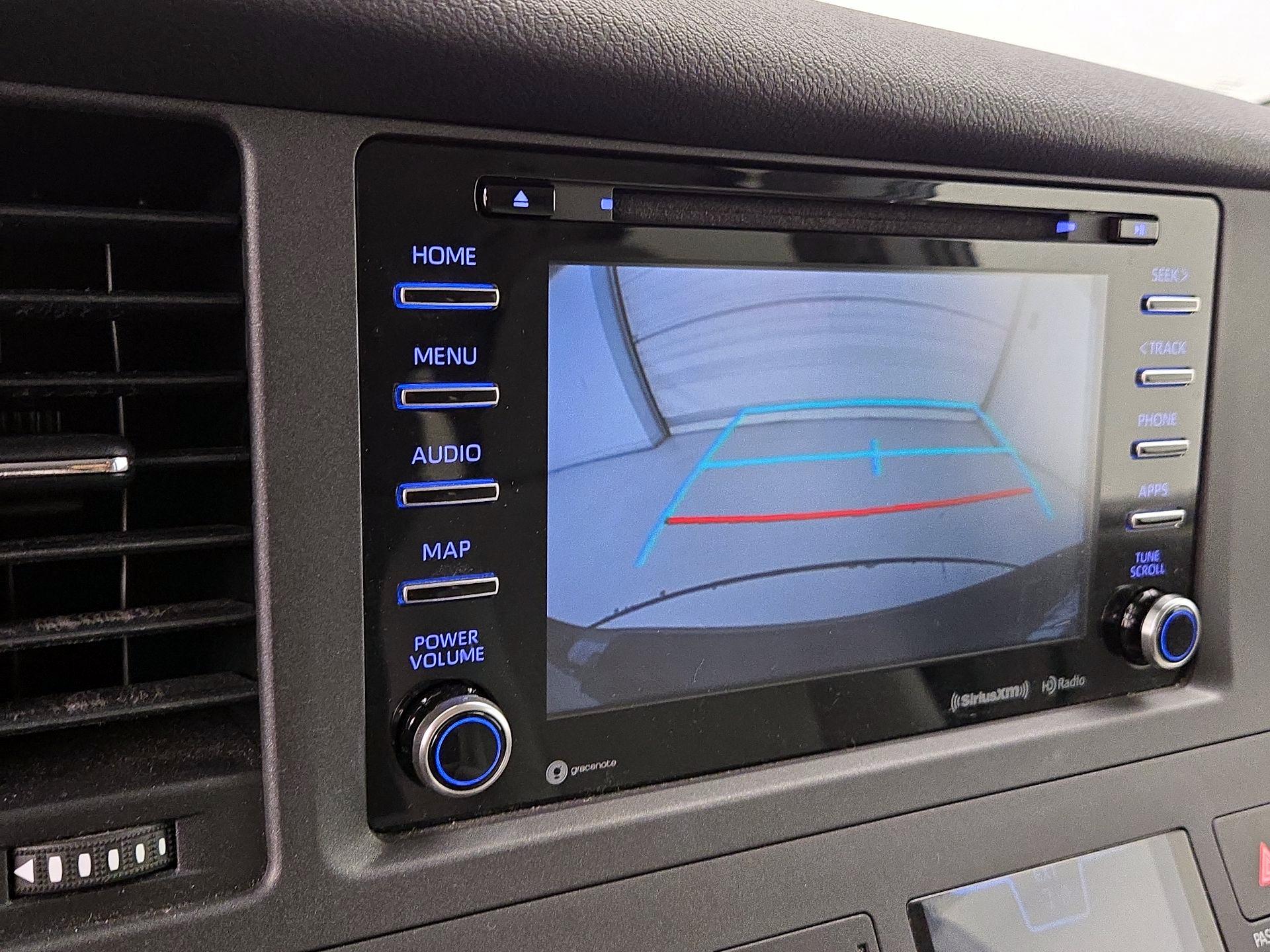 Thumbnail: 2019 Toyota Sienna - 13