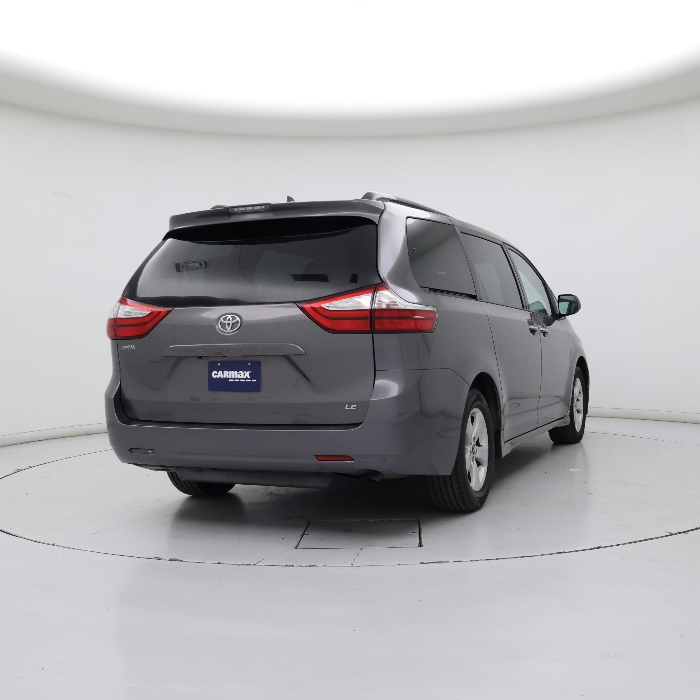 Thumbnail: 2019 Toyota Sienna - 8