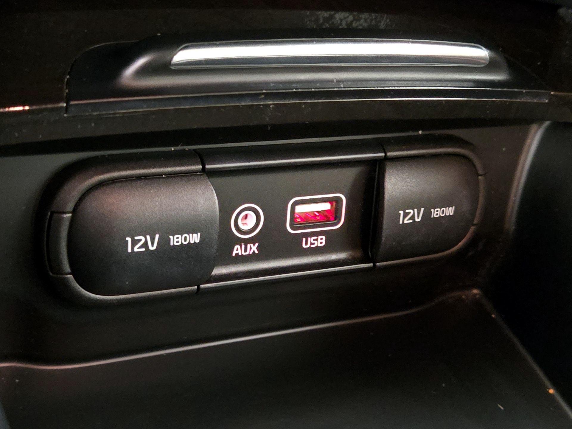 Thumbnail: 2016 Kia Optima - 17