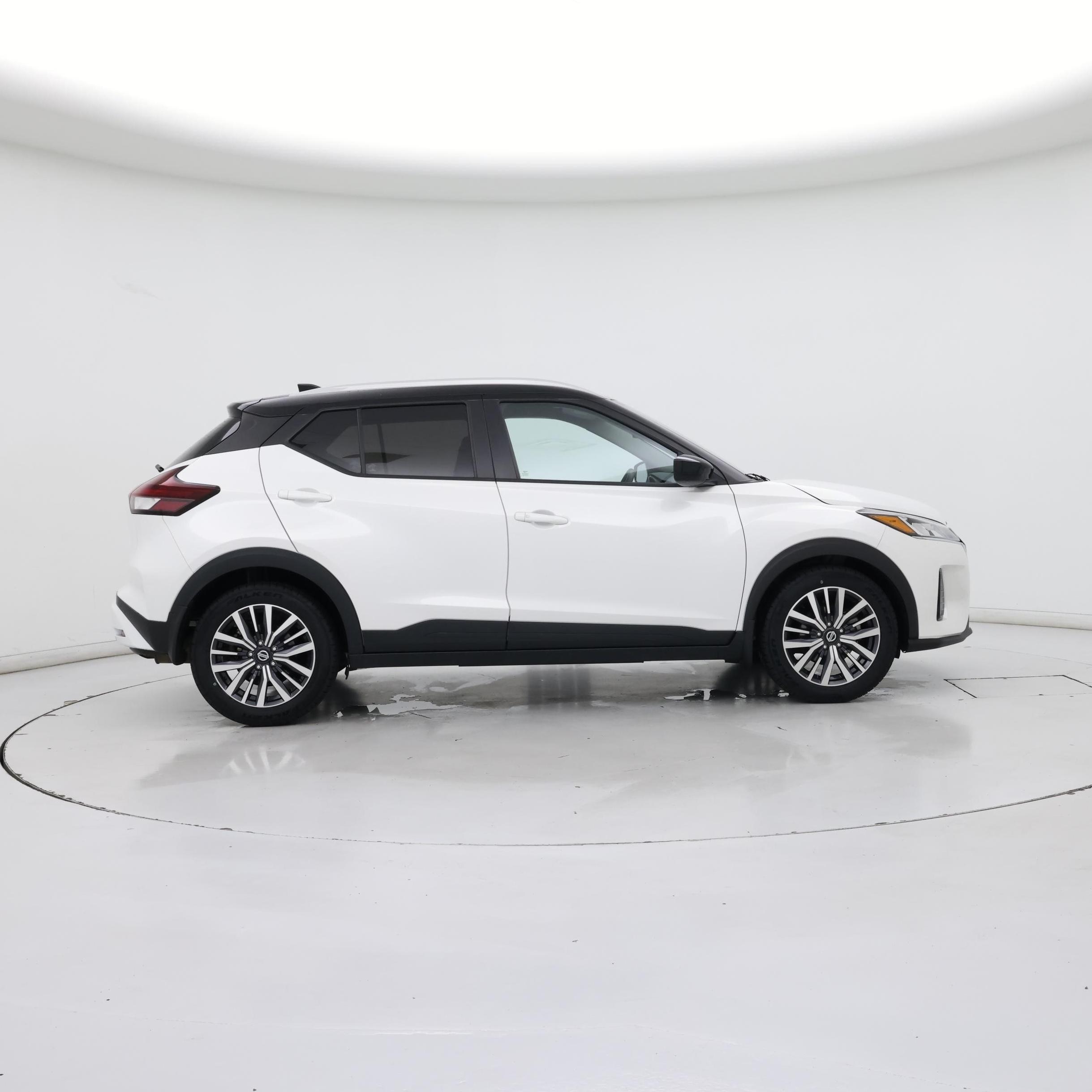 Thumbnail: 2021 Nissan Kicks - 7