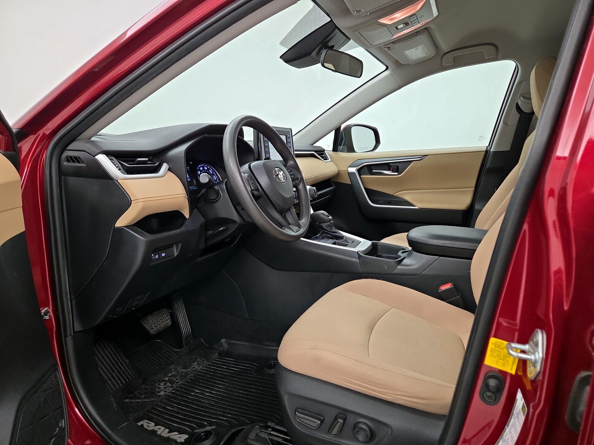 Thumbnail: 2020 Toyota RAV4 - 11