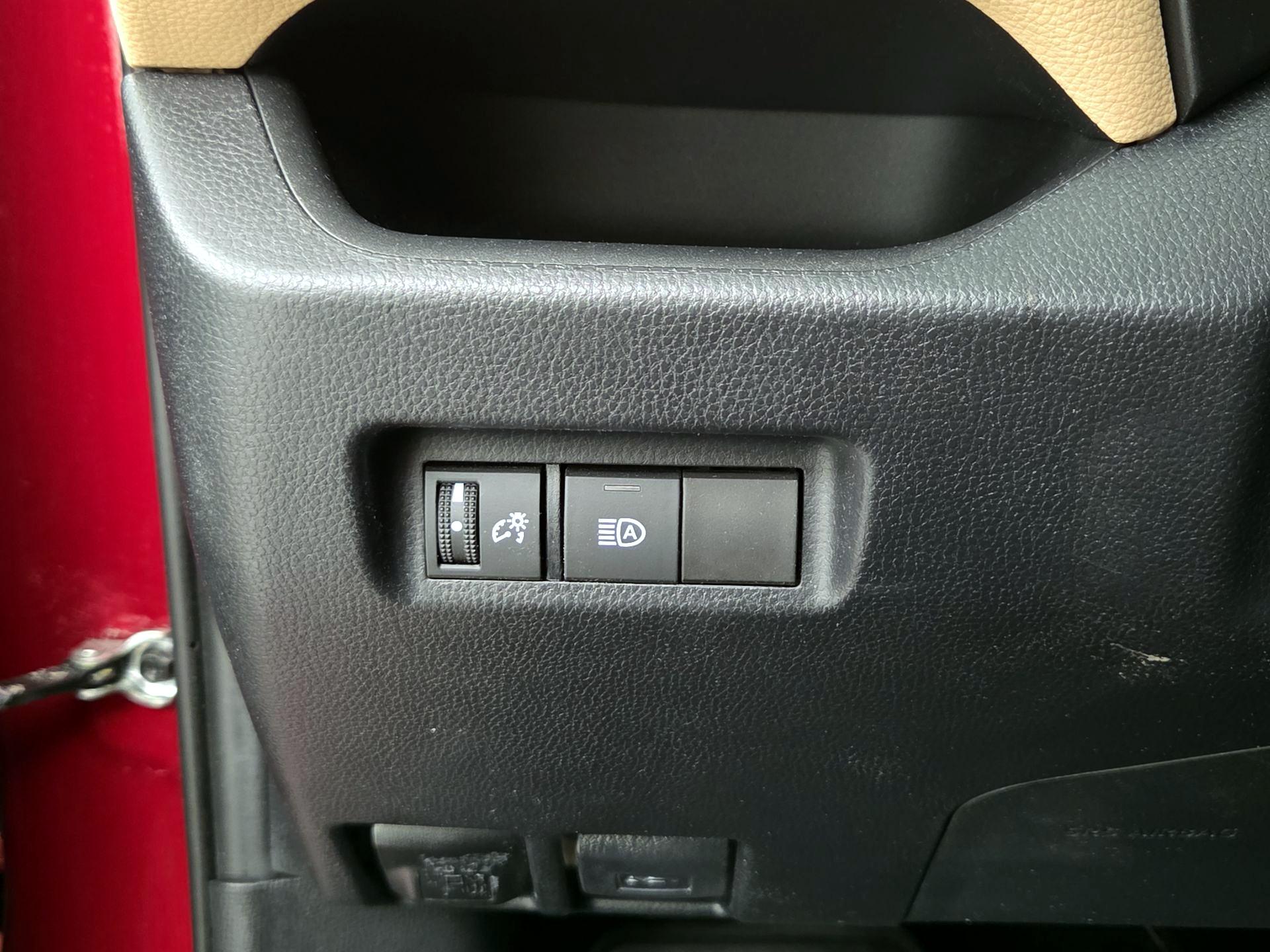 Thumbnail: 2020 Toyota RAV4 - 13