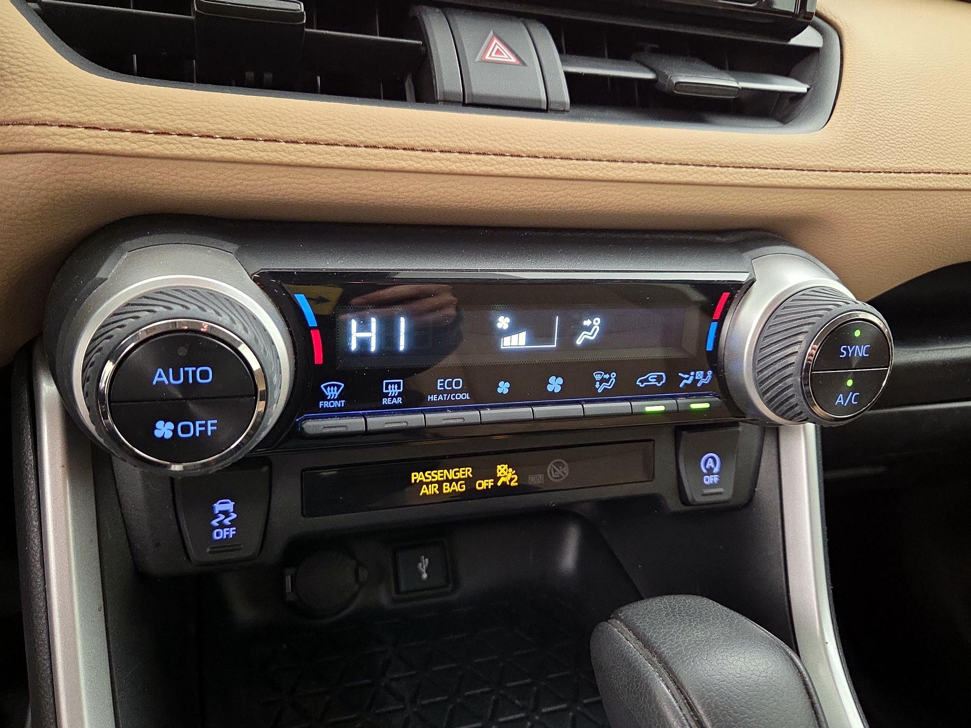 Thumbnail: 2020 Toyota RAV4 - 16