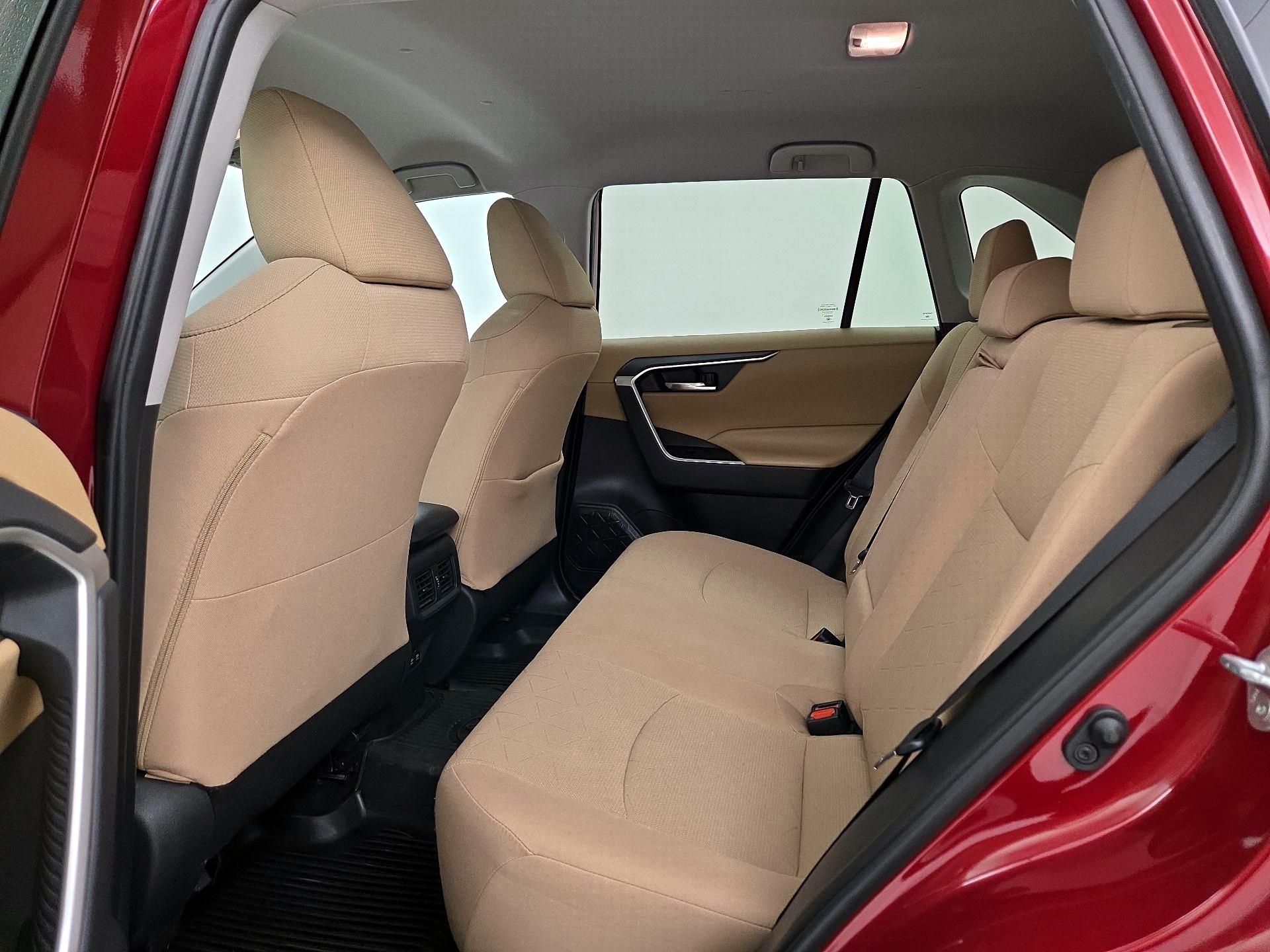 Thumbnail: 2020 Toyota RAV4 - 19