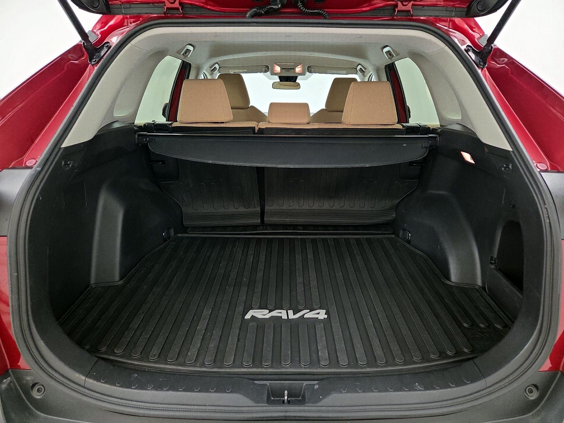 Thumbnail: 2020 Toyota RAV4 - 20