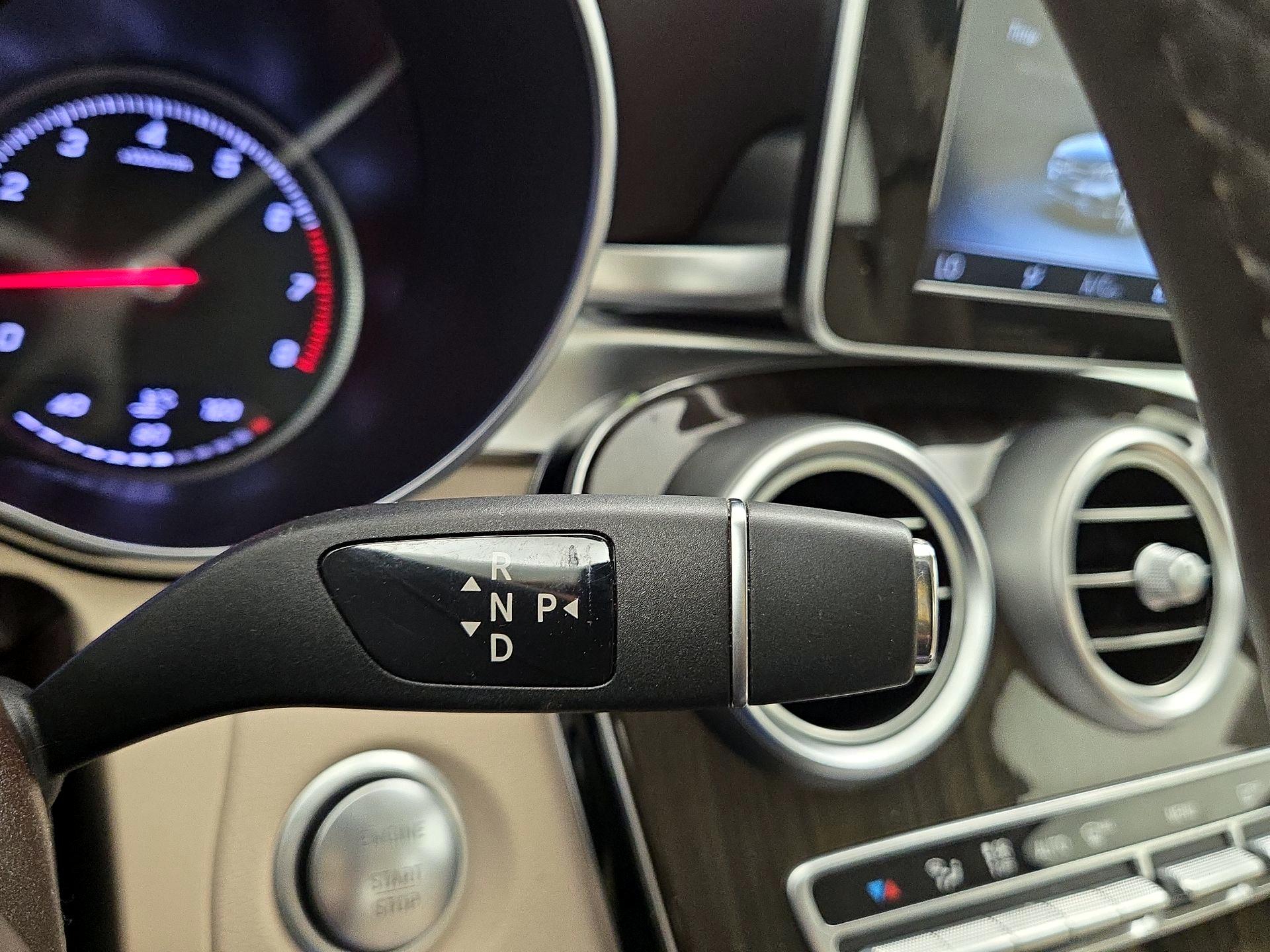 Thumbnail: 2015 Mercedes-Benz C-Class - 18