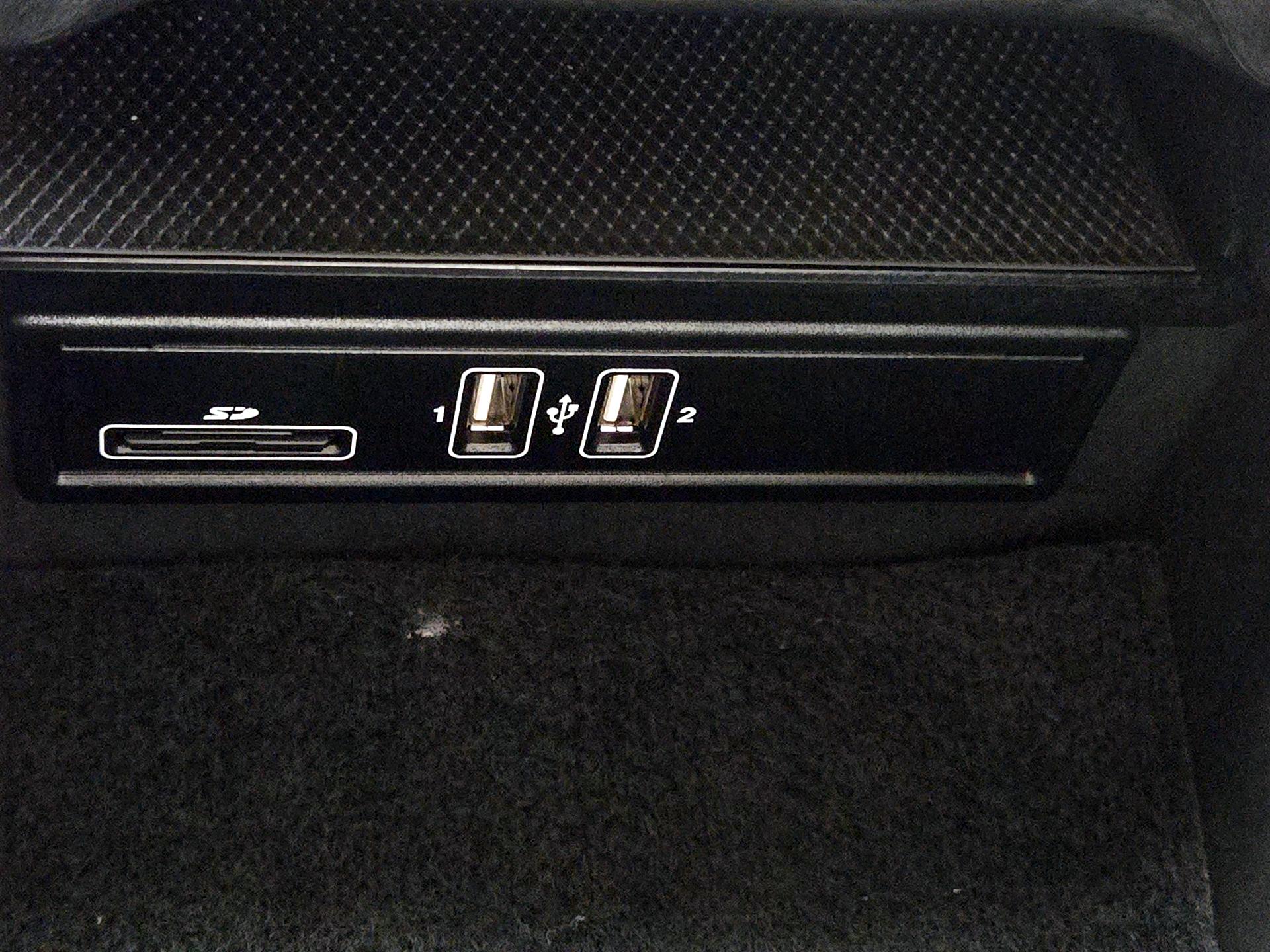 Thumbnail: 2015 Mercedes-Benz C-Class - 19