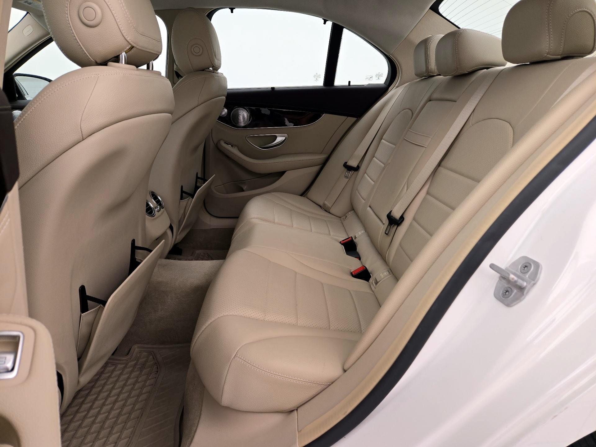 Thumbnail: 2015 Mercedes-Benz C-Class - 20