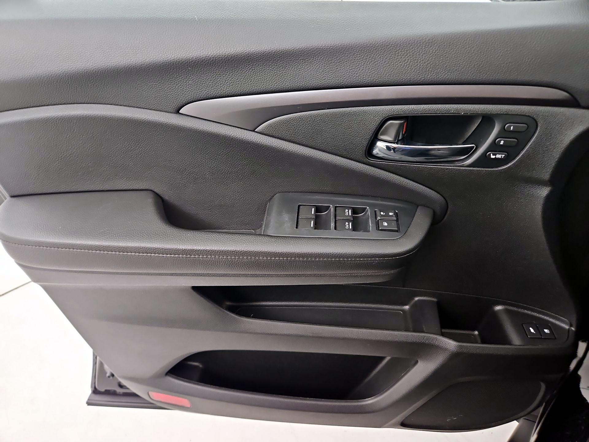 Thumbnail: 2022 Honda Pilot - 12