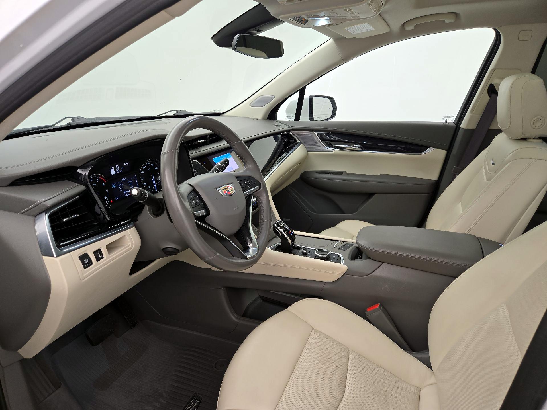Thumbnail: 2023 Cadillac XT6 - 11