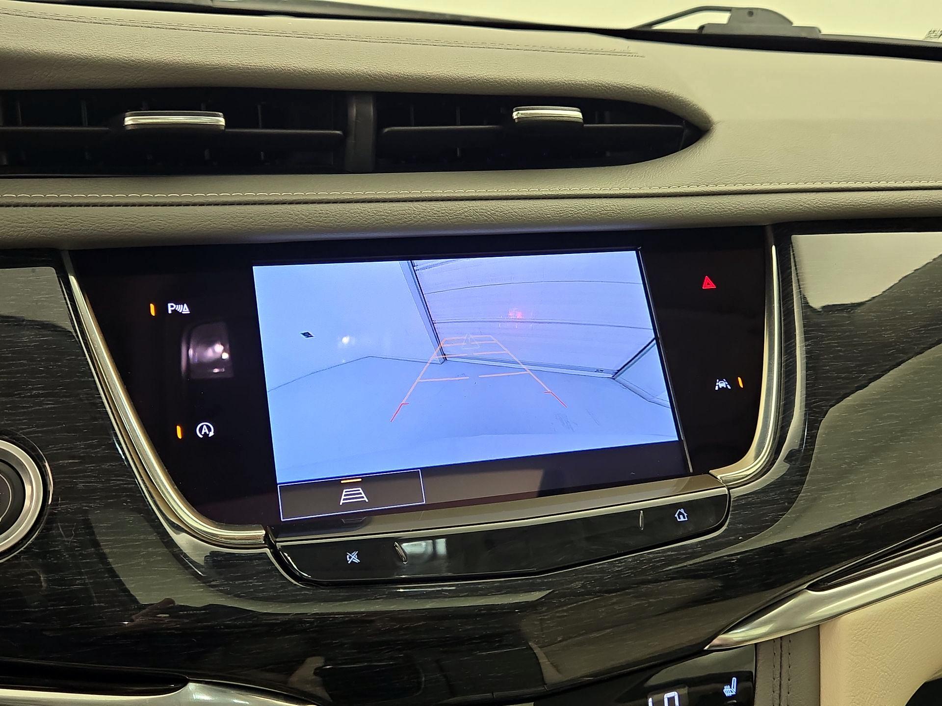 Thumbnail: 2023 Cadillac XT6 - 15