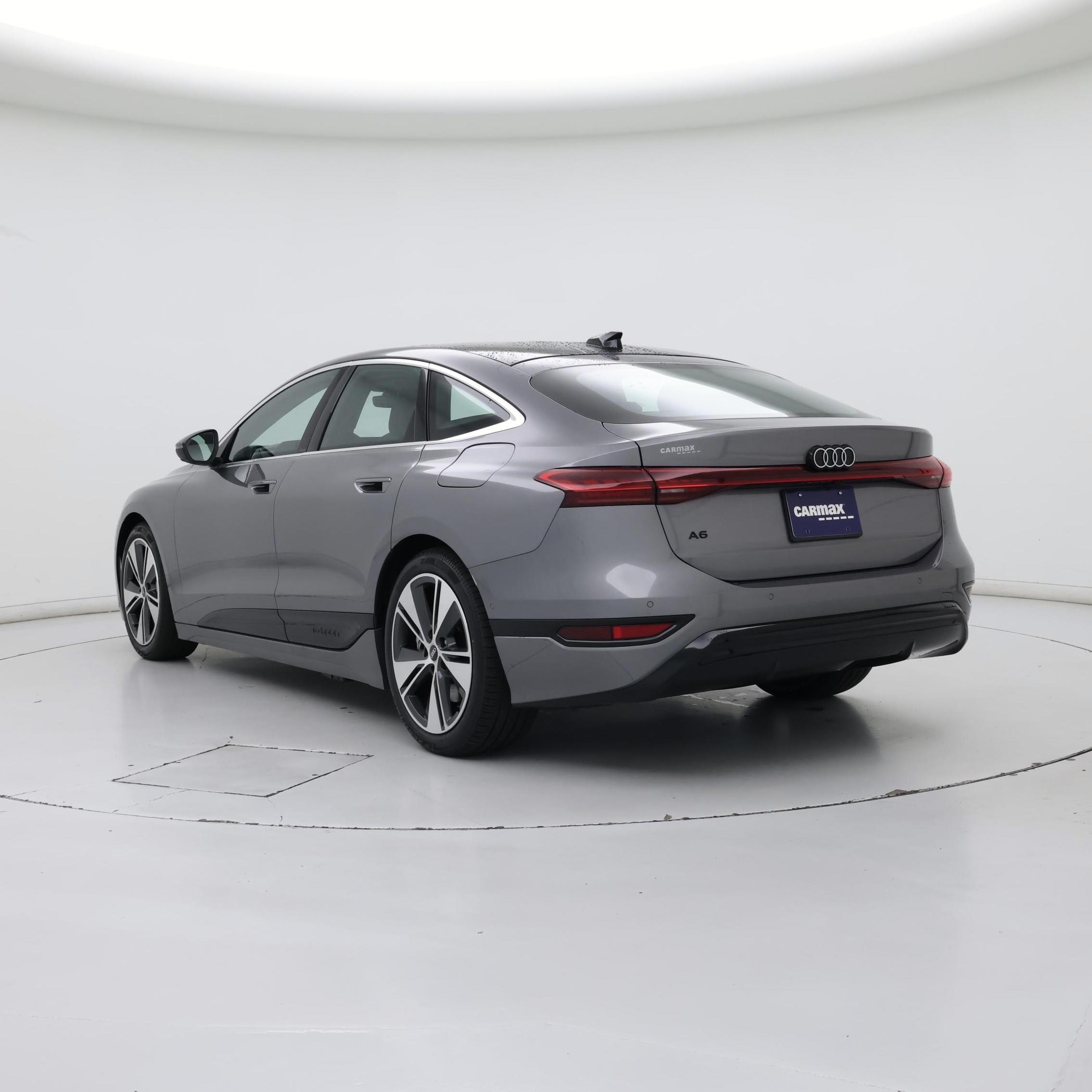 Thumbnail: 2025 Audi e-tron S - 2