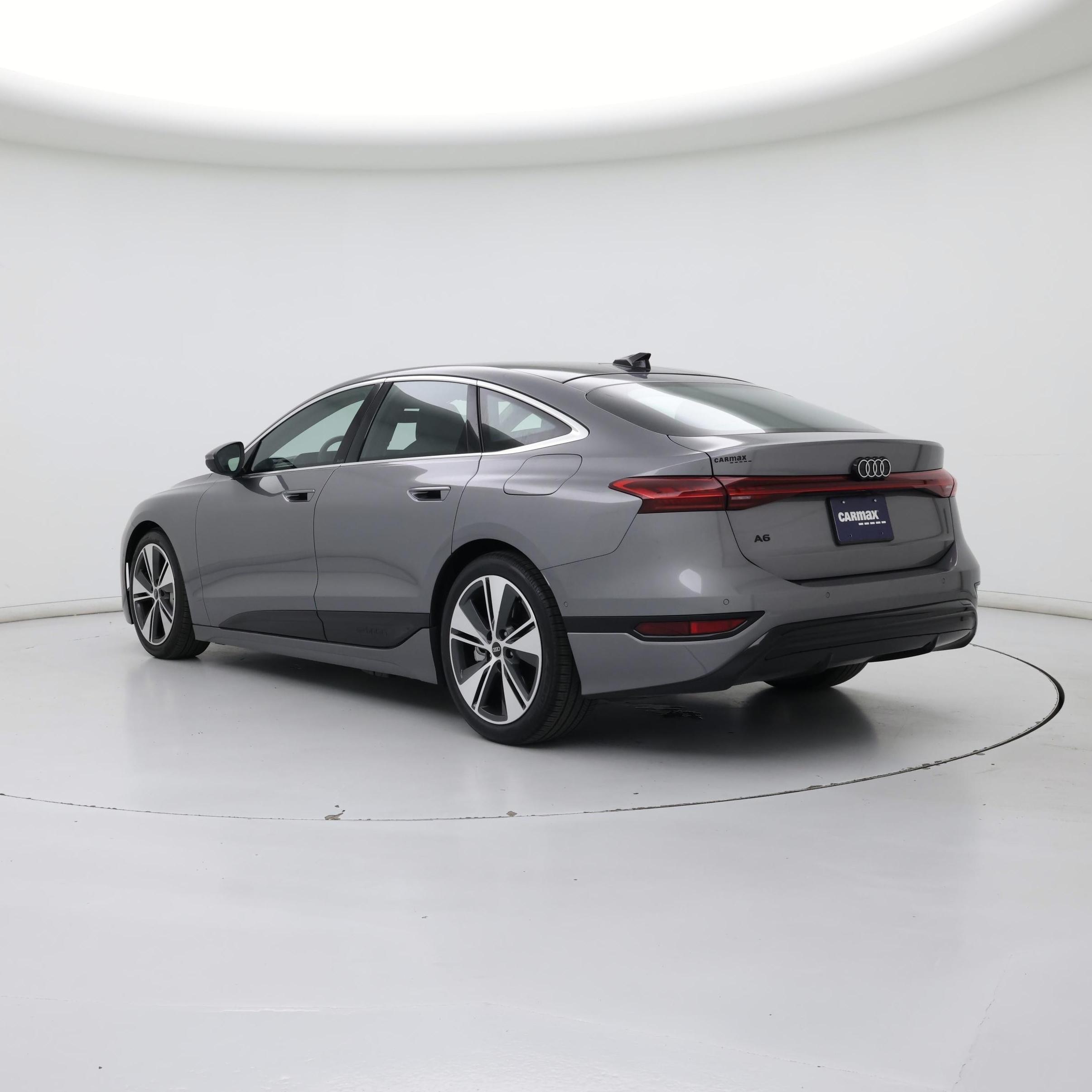Thumbnail: 2025 Audi e-tron S - 2