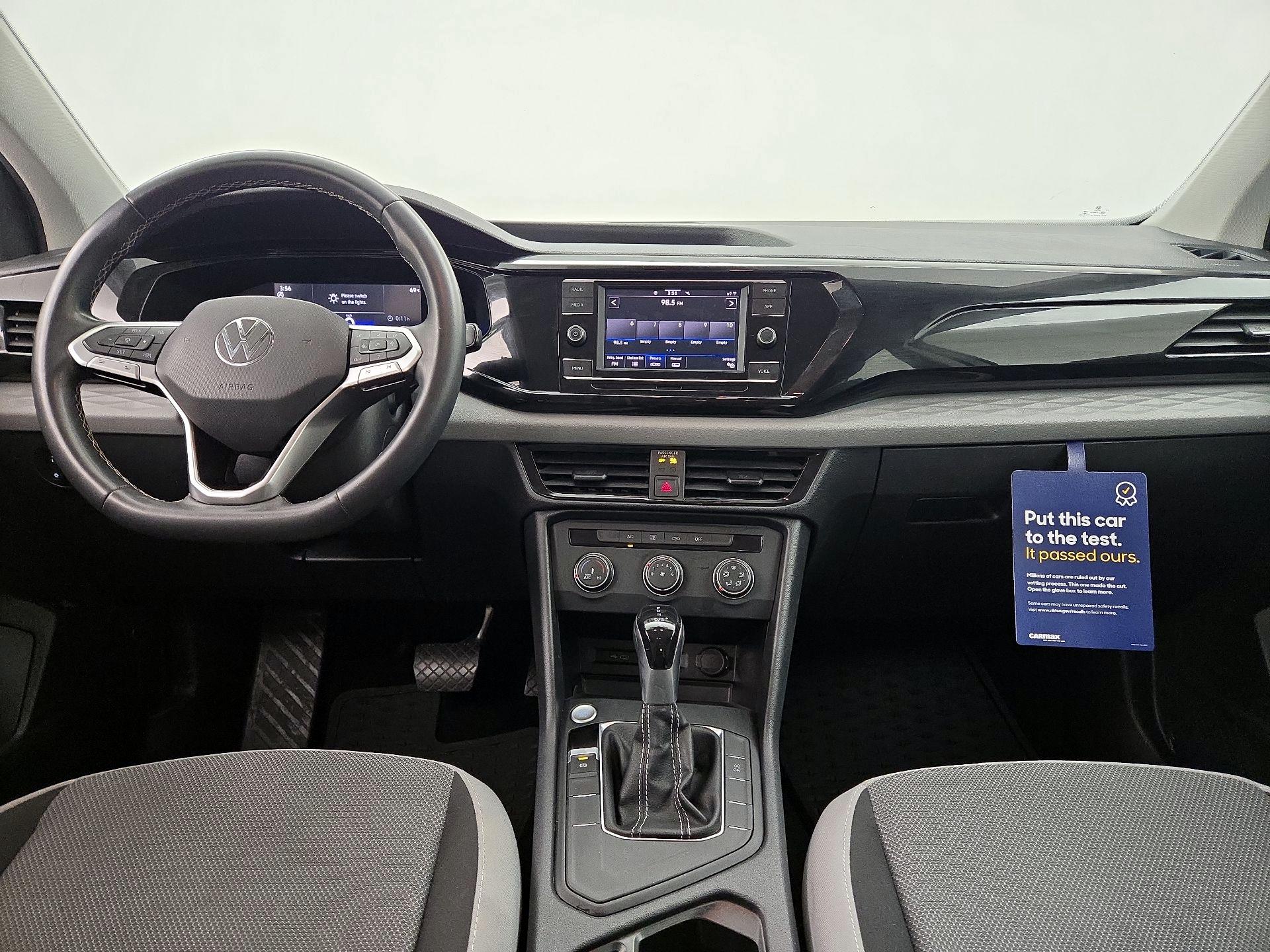 Thumbnail: 2022 Volkswagen Taos - 9