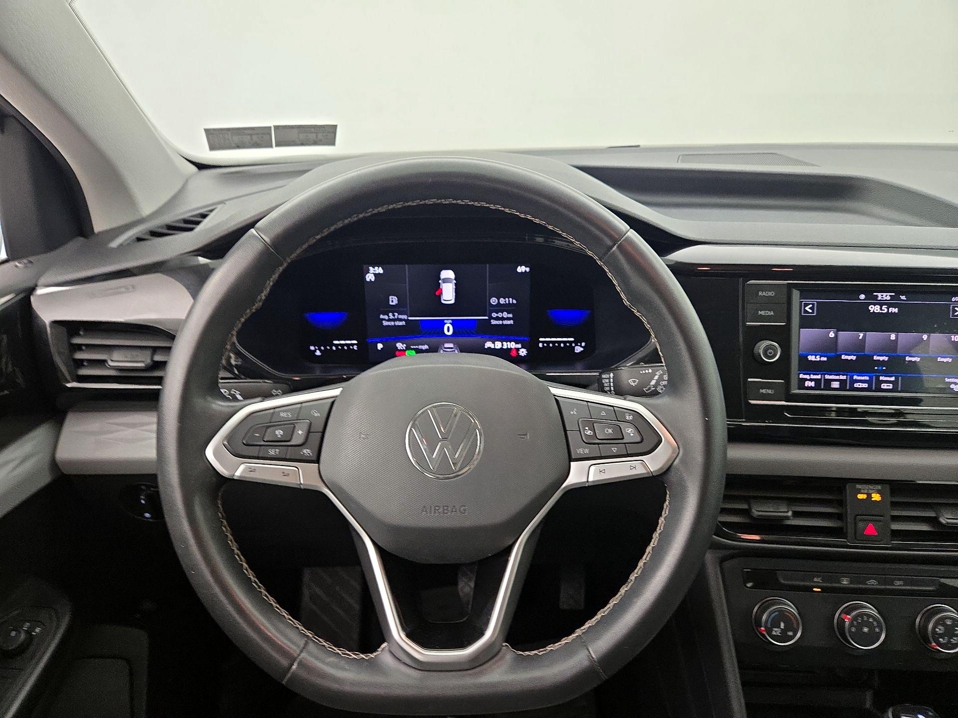 Thumbnail: 2022 Volkswagen Taos - 10