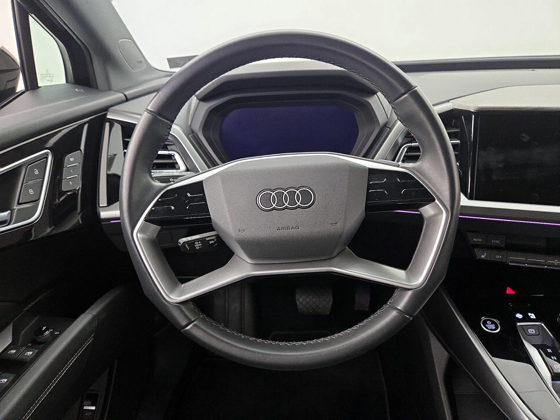 Thumbnail: 2023 Audi Q4 e-tron - 10